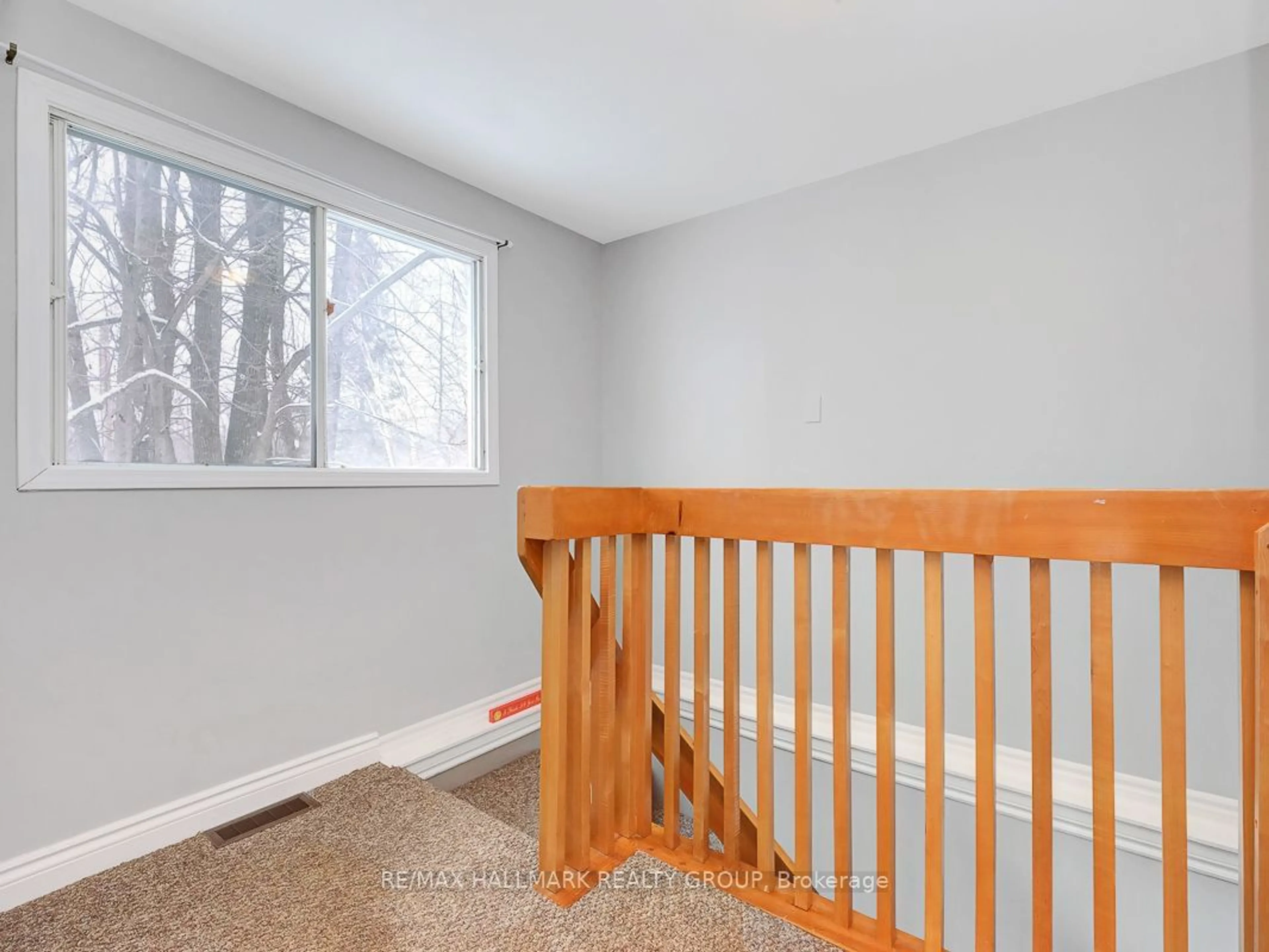 A pic of a room for 298 Ebbs Bay Dr, Carleton Place Ontario K7C 4K8