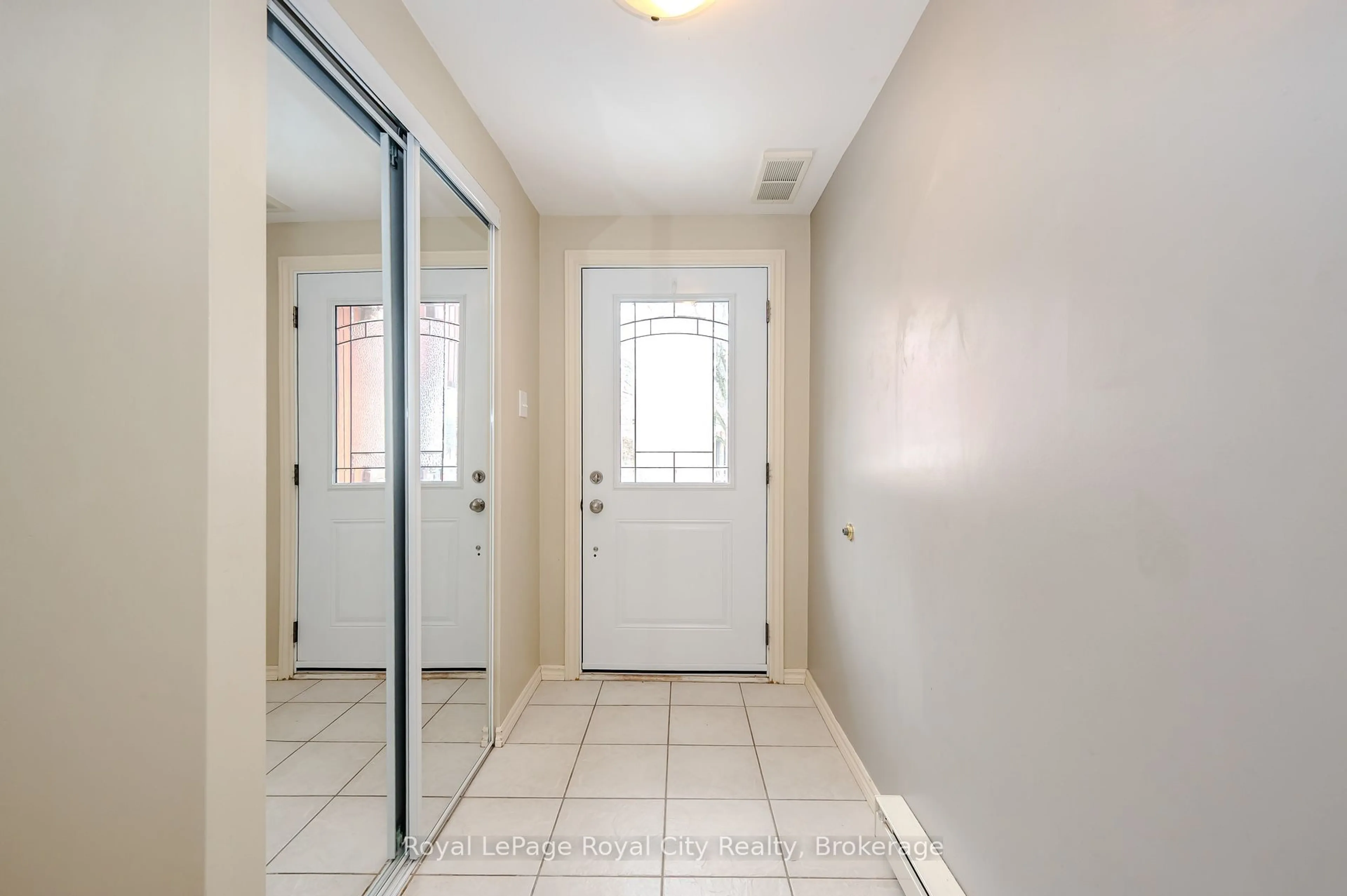 Indoor entryway for 2 Worton Ave #9, Guelph Ontario N1H 7C5