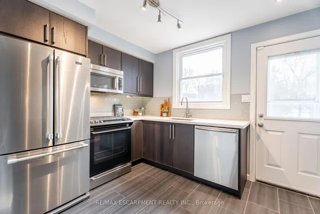 Additional property image - 15 Eastvale Pl