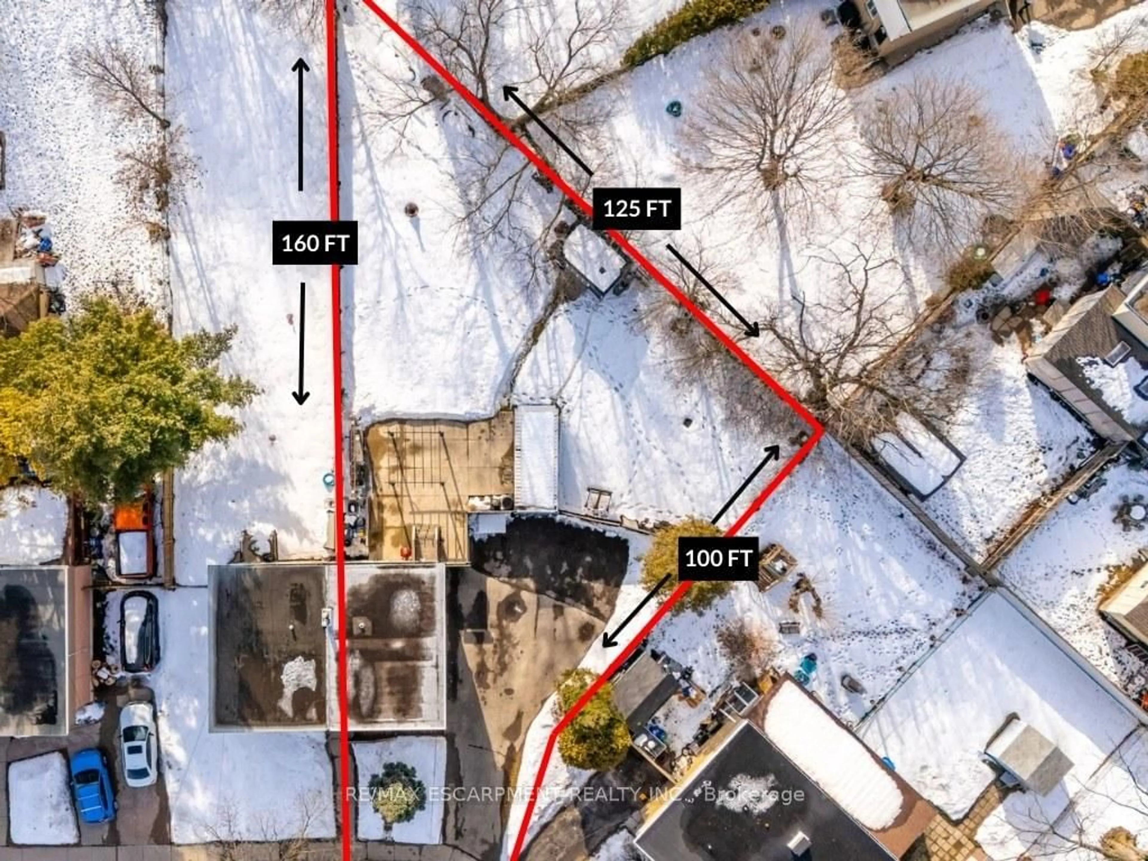 A pic from outside/outdoor area/front of a property/back of a property/a pic from drone, street for 15 Eastvale Pl, Hamilton Ontario L8H 1N9