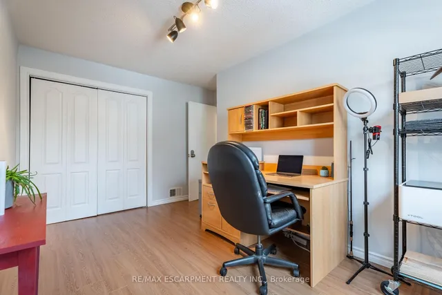 Additional property image - 15 Eastvale Pl