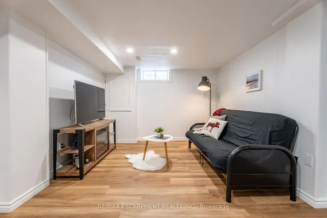 Additional property image - 15 Eastvale Pl