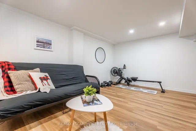 Additional property image - 15 Eastvale Pl