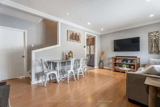Additional property image - 15 Eastvale Pl