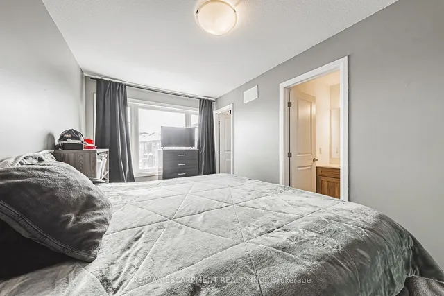 Additional property image - 30 Times Square Blvd Unit 241