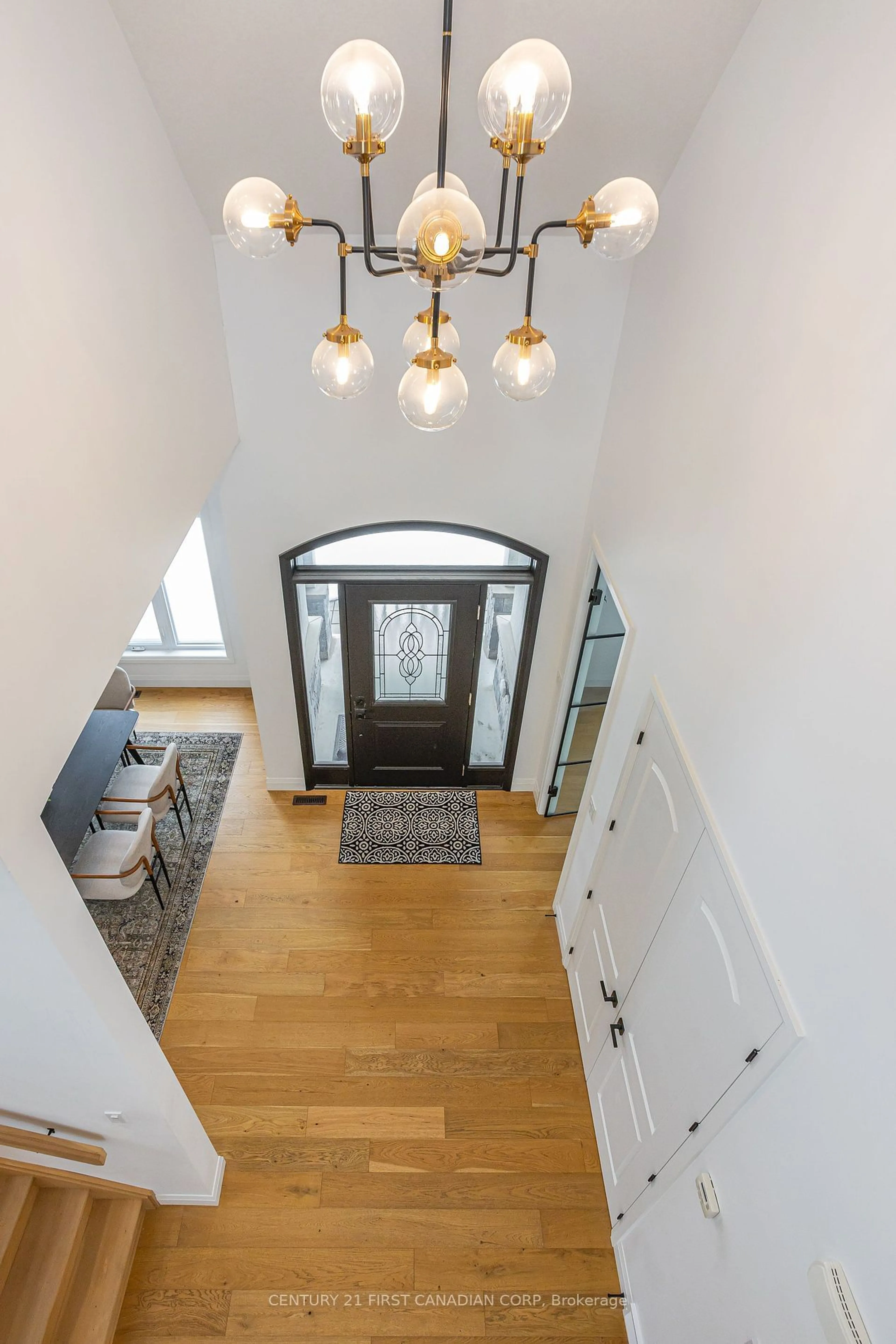 Indoor entryway for 105 Aspen Circ, Thames Centre Ontario N0M 2P0