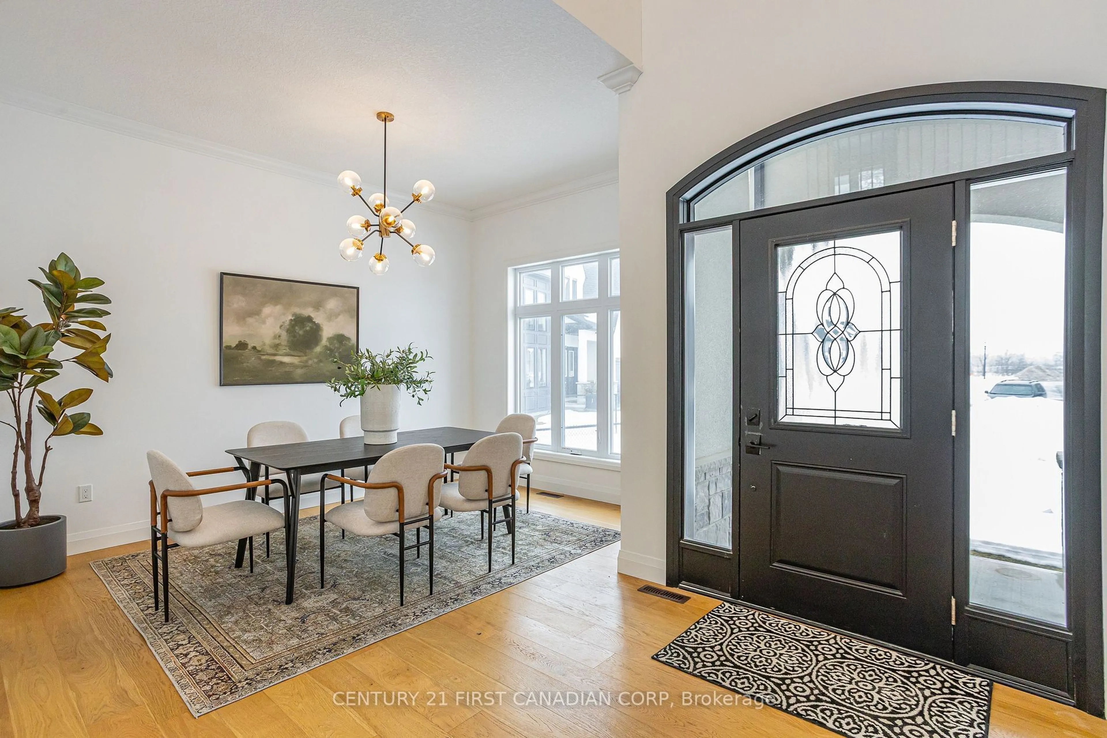 Indoor entryway for 105 Aspen Circ, Thames Centre Ontario N0M 2P0