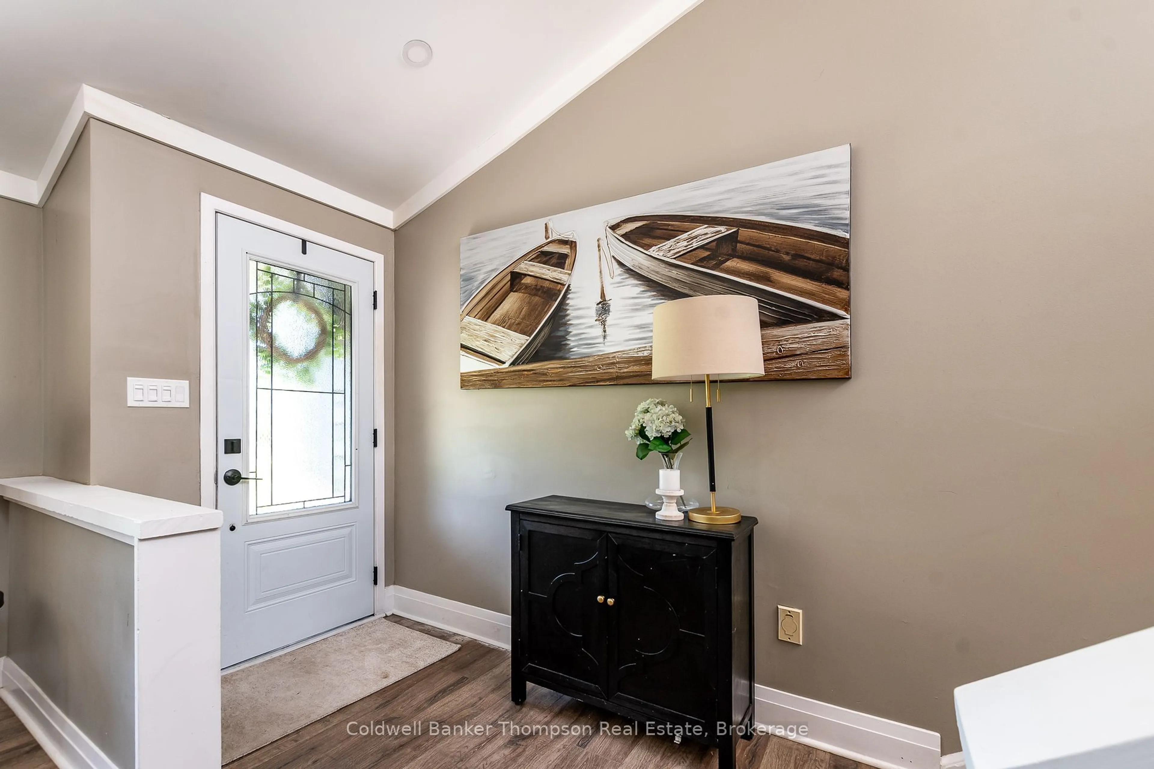 Indoor entryway for 1049 Lawrence Pit Rd, Muskoka Lakes Ontario P0B 1M0