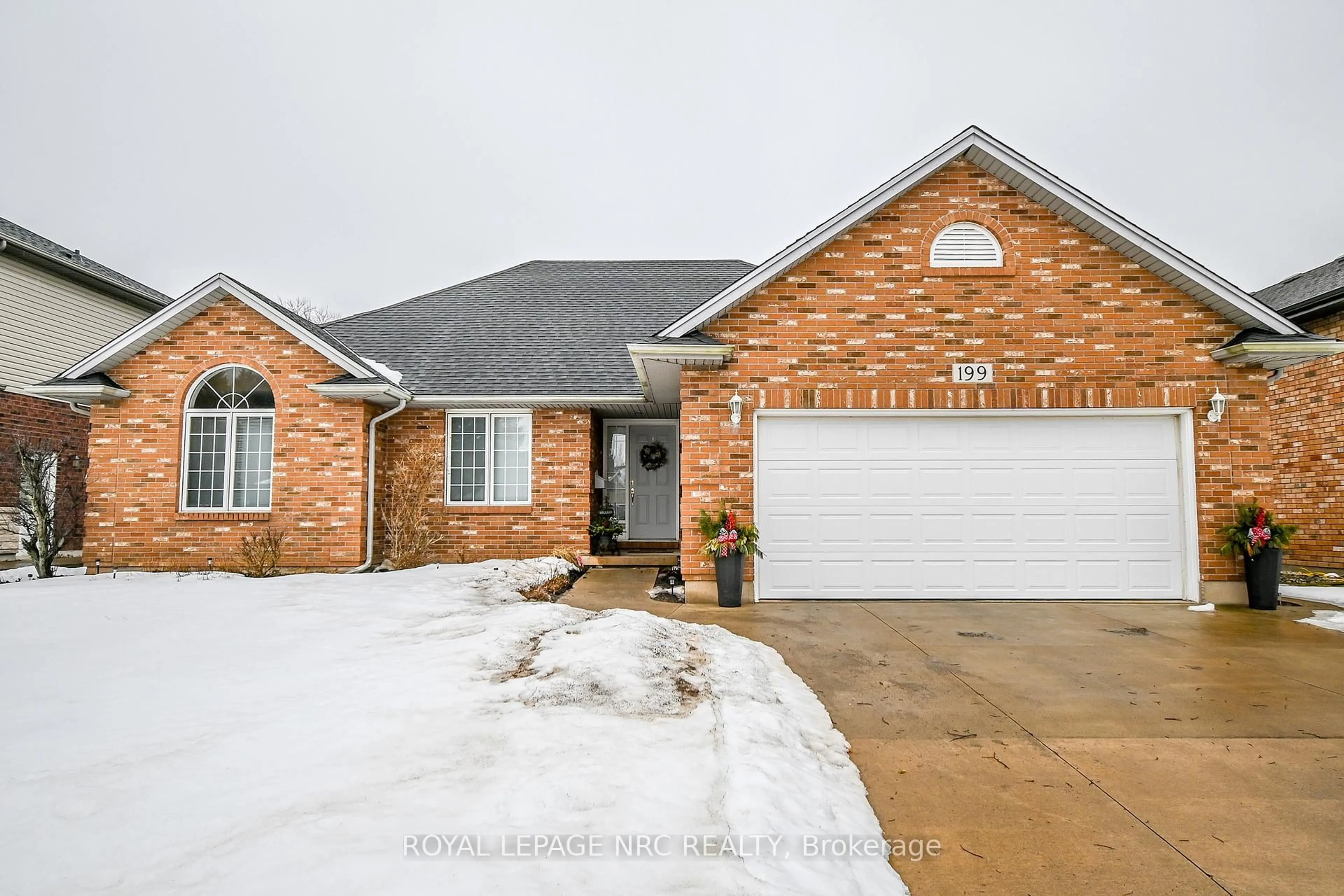 Home with brick exterior material, street for 199 MICHAEL Dr, Welland Ontario L3C 7B8