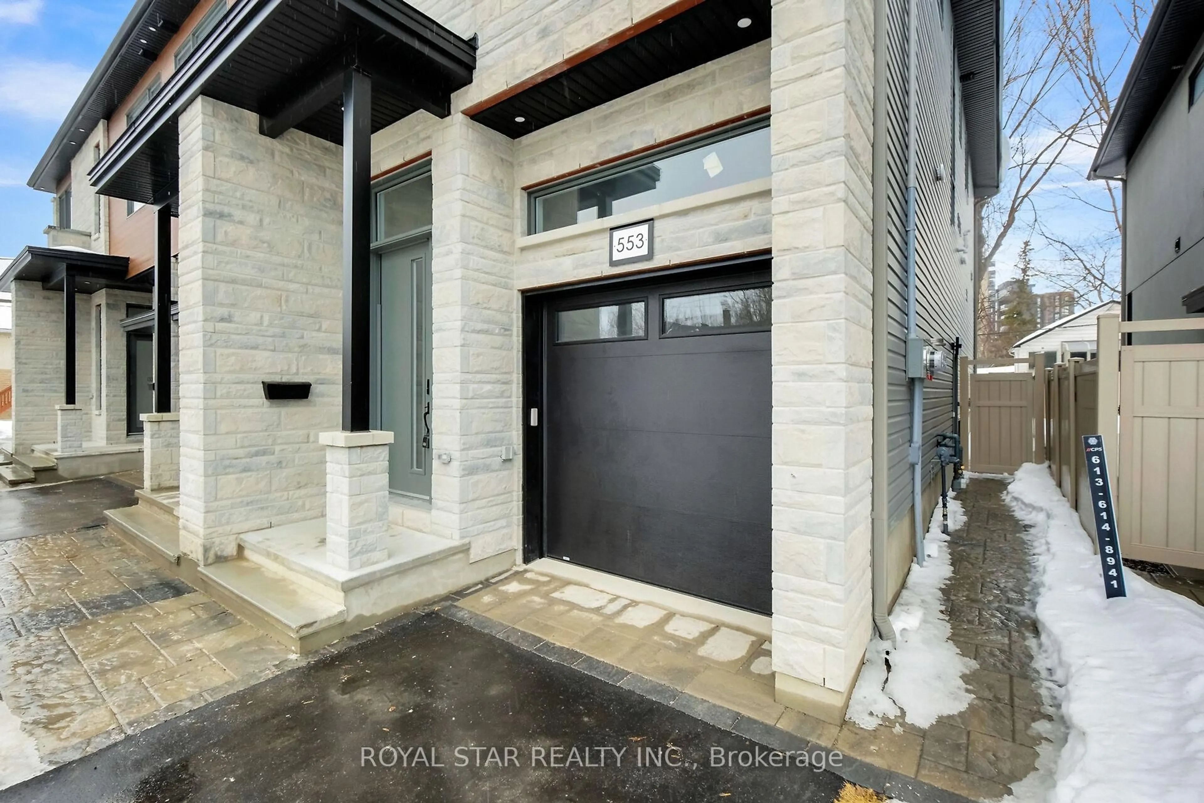 Indoor entryway for 553 Mutual St, Overbrook - Castleheights and Area Ontario K1K 1C5