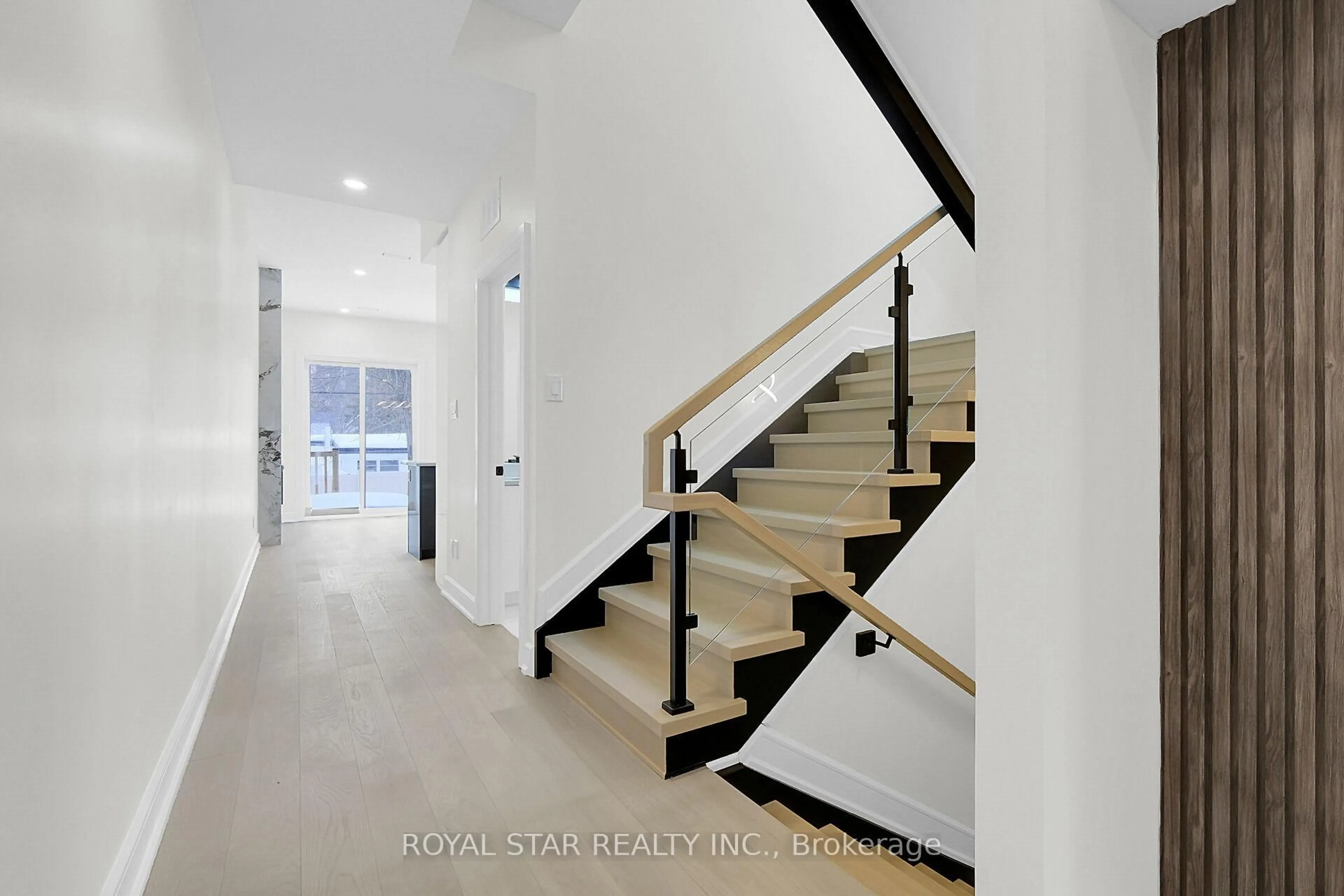 Stairs for 553 Mutual St, Overbrook - Castleheights and Area Ontario K1K 1C5