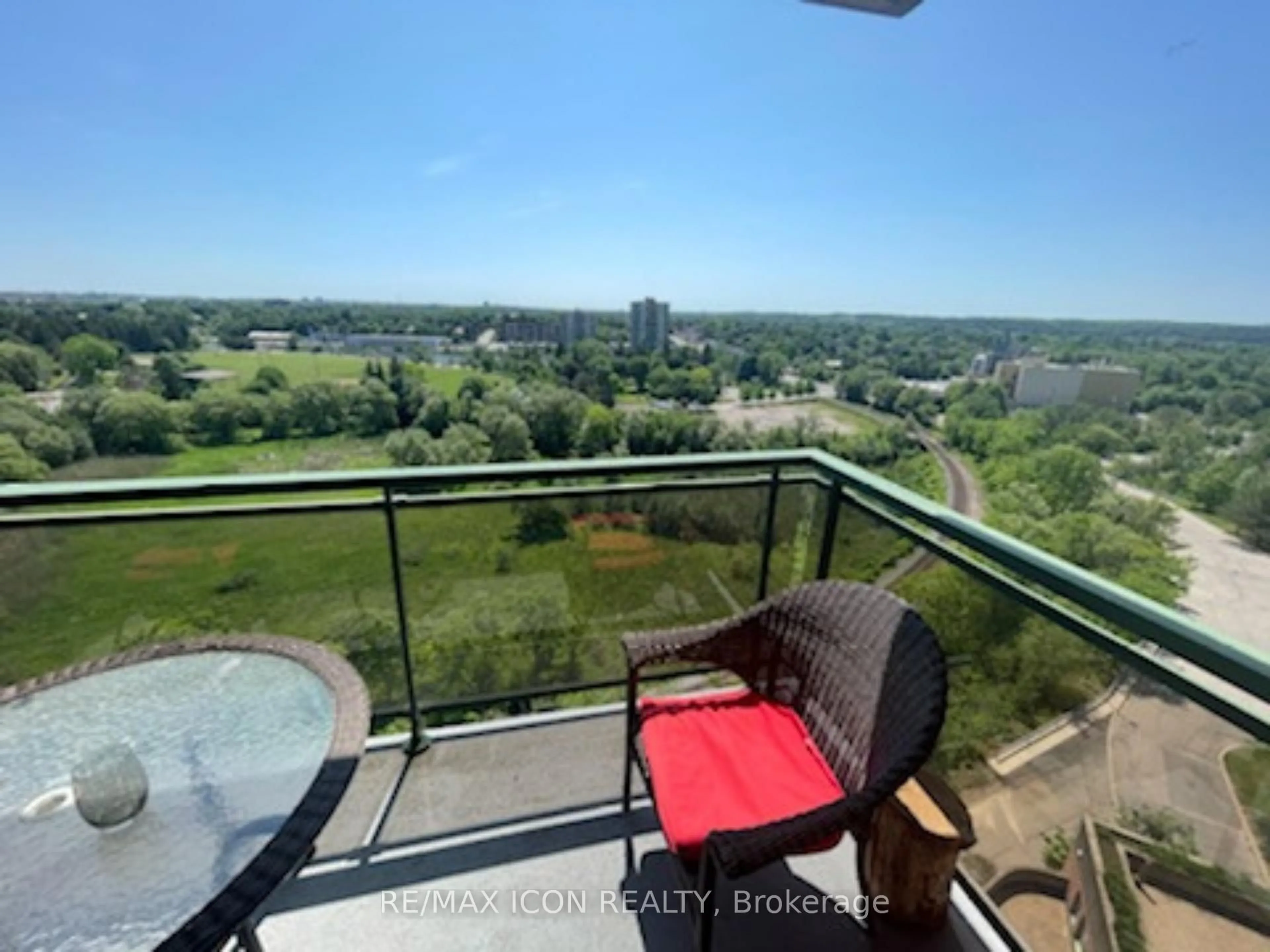 Balcony in the apartment, water/lake/river/ocean view for 237 King St #901, Cambridge Ontario N3H 5L2