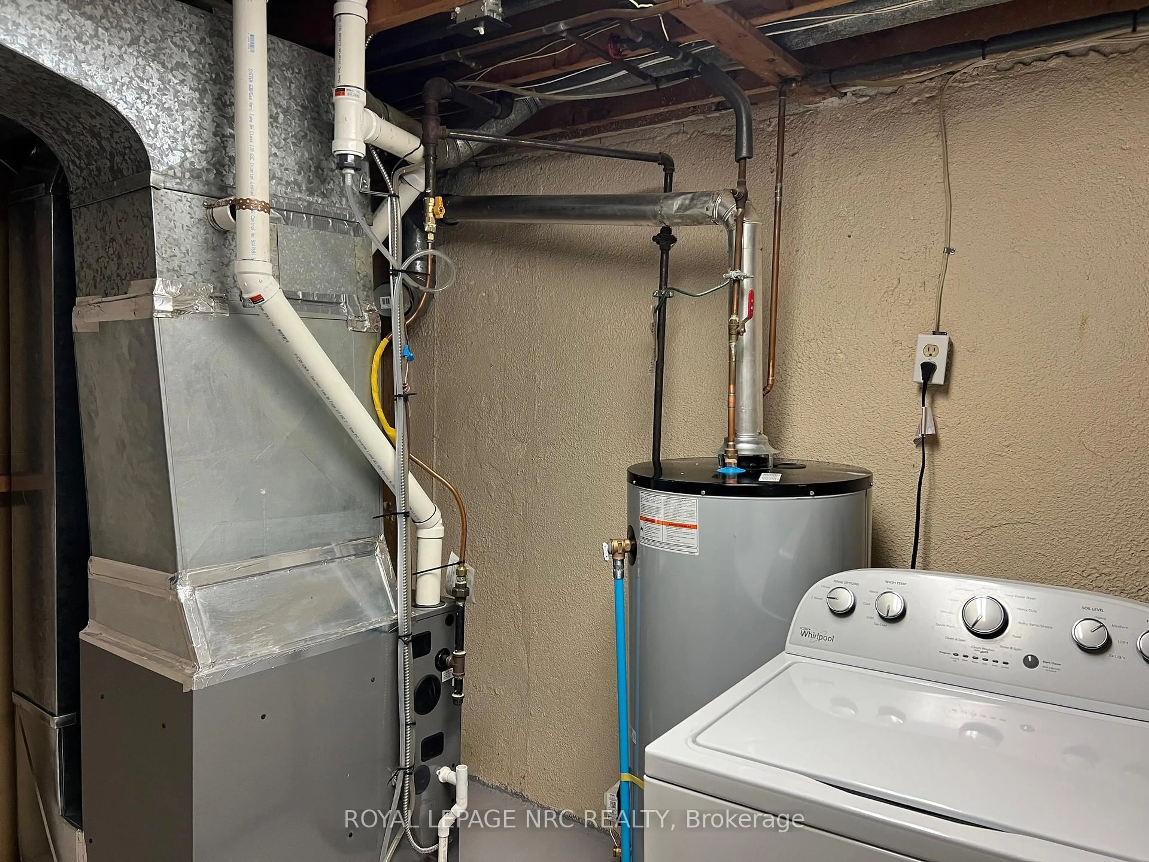 Laundry room for 17 OLD PINE Tr #138, St. Catharines Ontario L2M 6P9