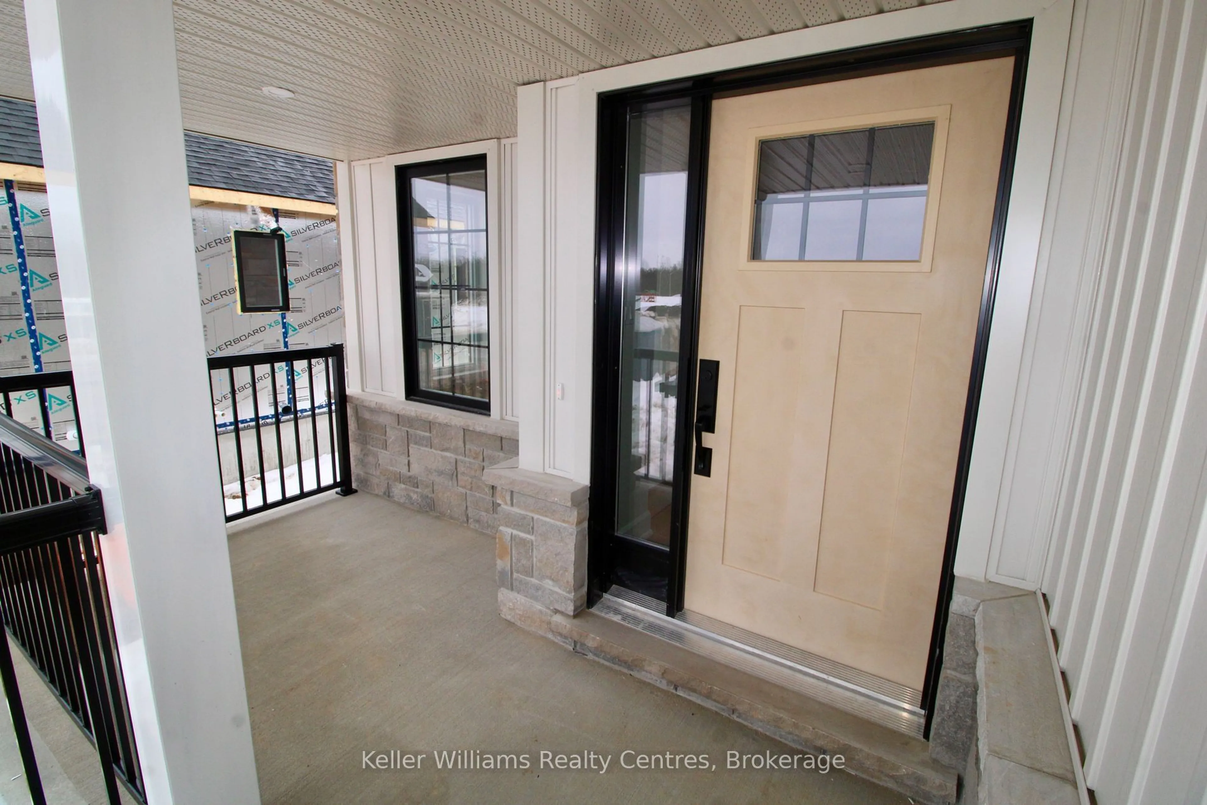 Indoor entryway for 821 22ND Avenue A,, Hanover Ontario N4N 0C5