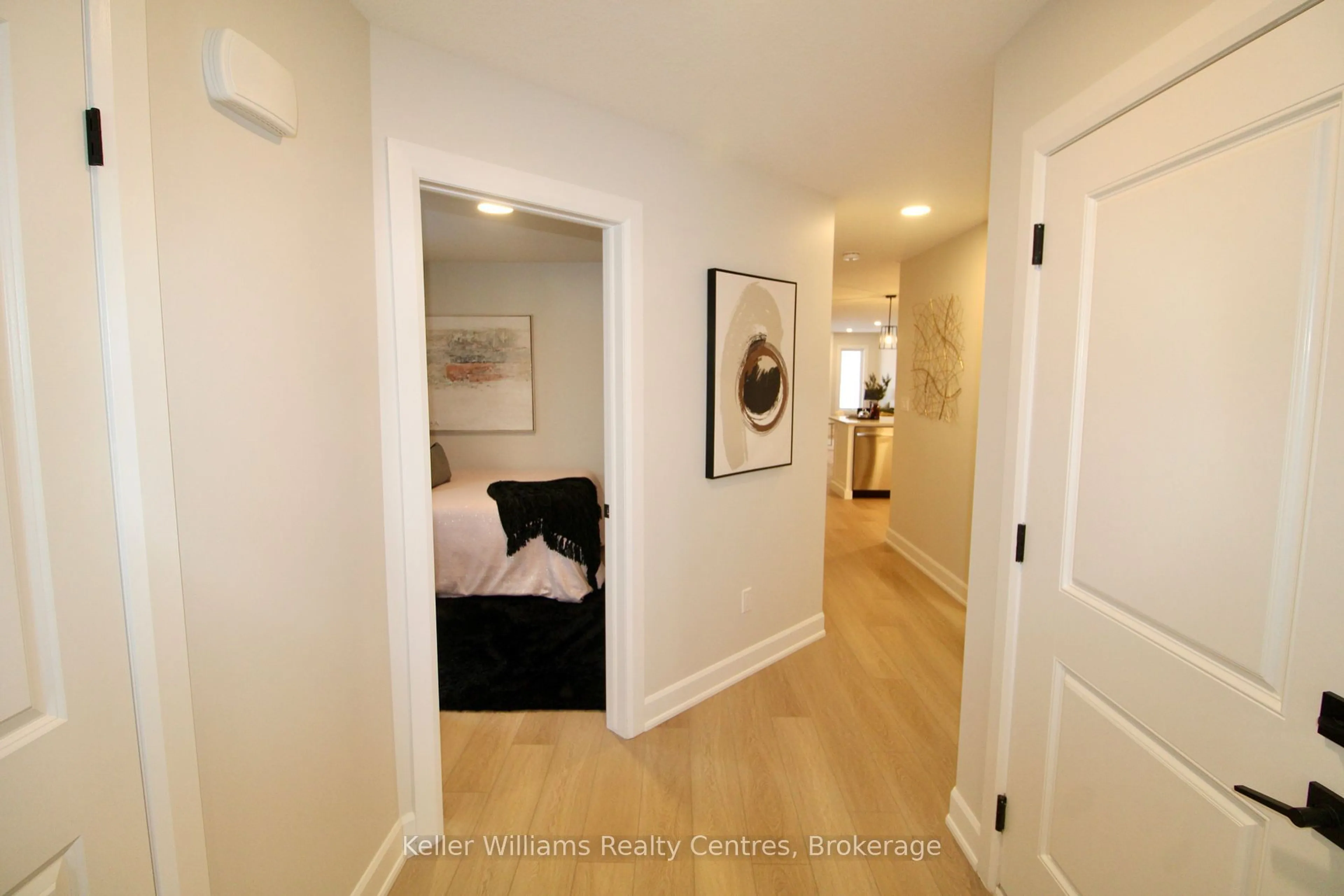 Indoor entryway for 821 22ND Avenue A,, Hanover Ontario N4N 0C5