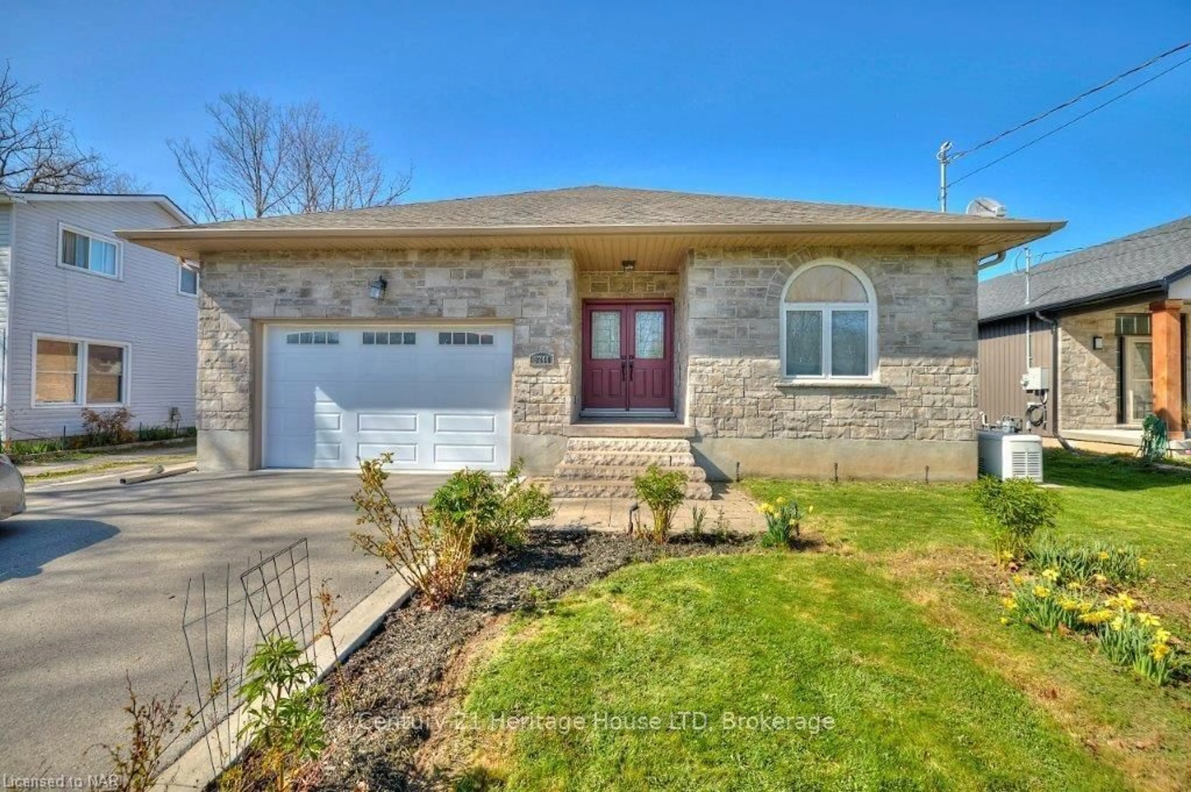 Home with brick exterior material, street for 3244 GROVE Ave, Fort Erie Ontario L0S 1N0