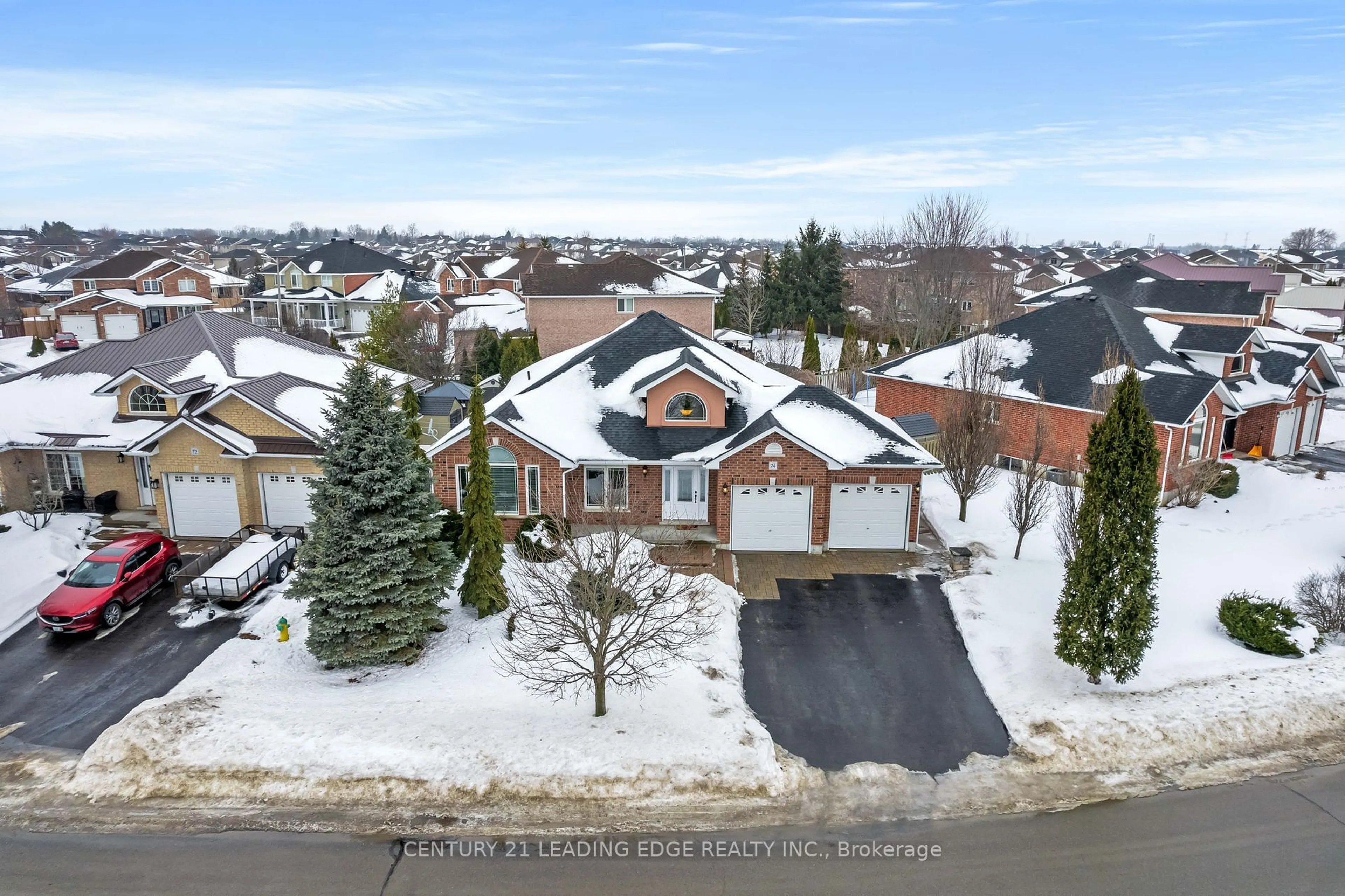 A pic from outside/outdoor area/front of a property/back of a property/a pic from drone, street for 74 SIMCOE Dr, Belleville Ontario K8N 0N1