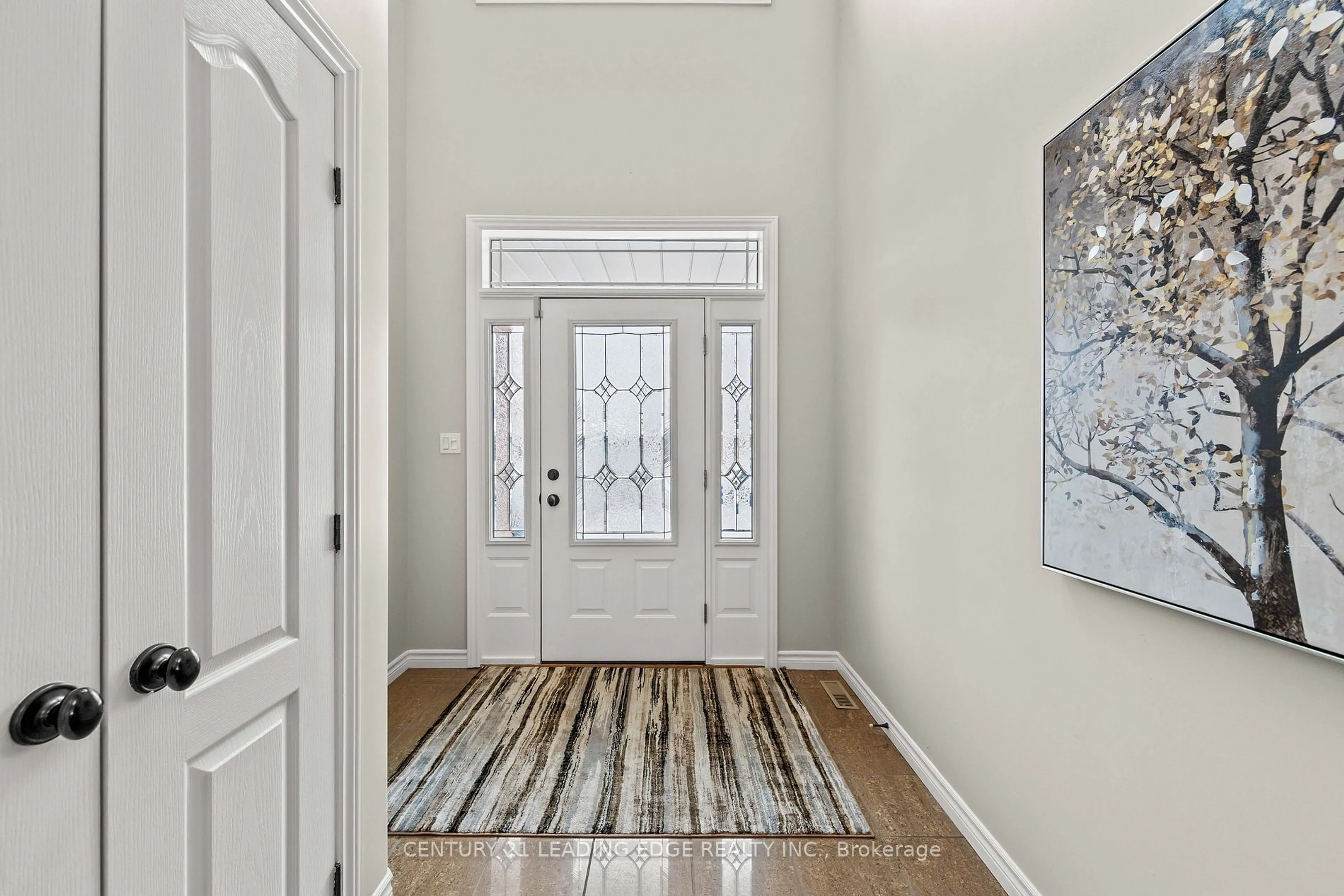 Indoor entryway for 74 SIMCOE Dr, Belleville Ontario K8N 0N1