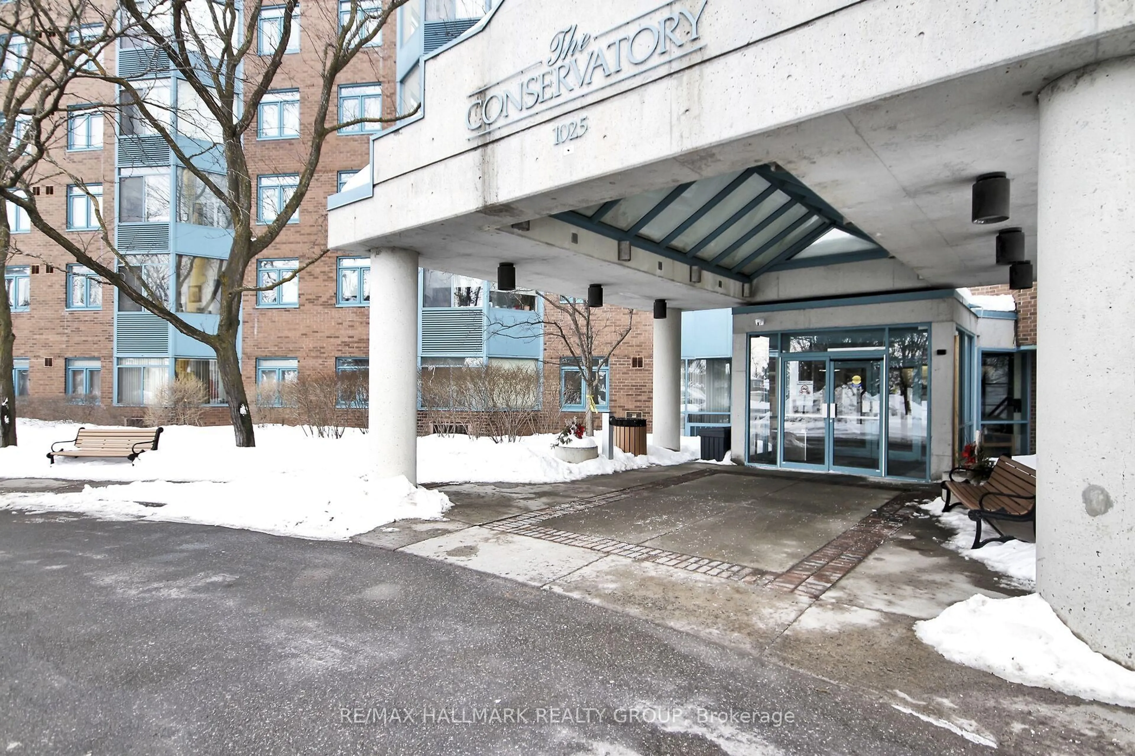 Indoor foyer for 1025 Grenon Ave #308, Britannia Heights - Queensway Terrace N and Area Ontario K2B 8S5