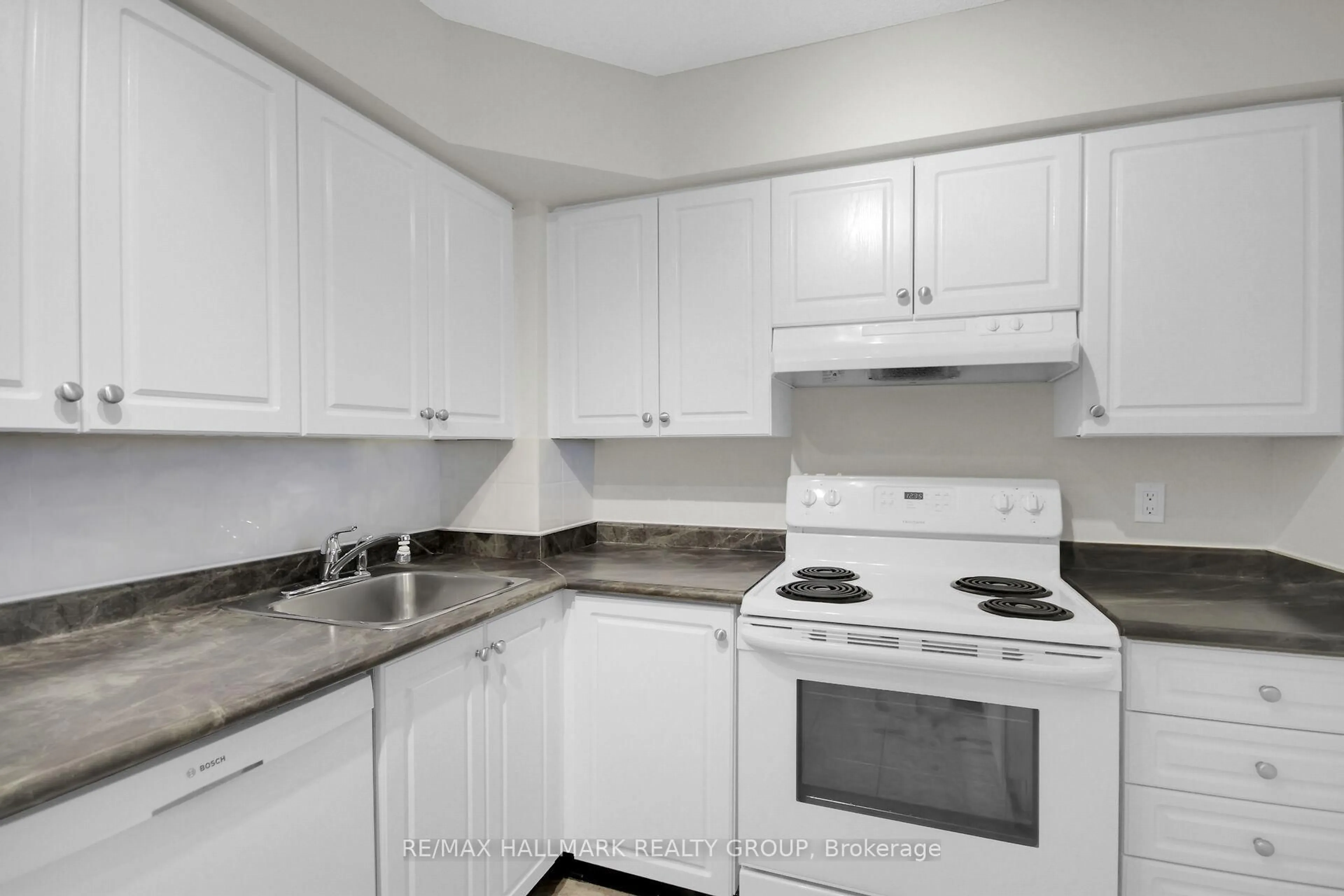 Standard kitchen, unknown for 1025 Grenon Ave #308, Britannia Heights - Queensway Terrace N and Area Ontario K2B 8S5