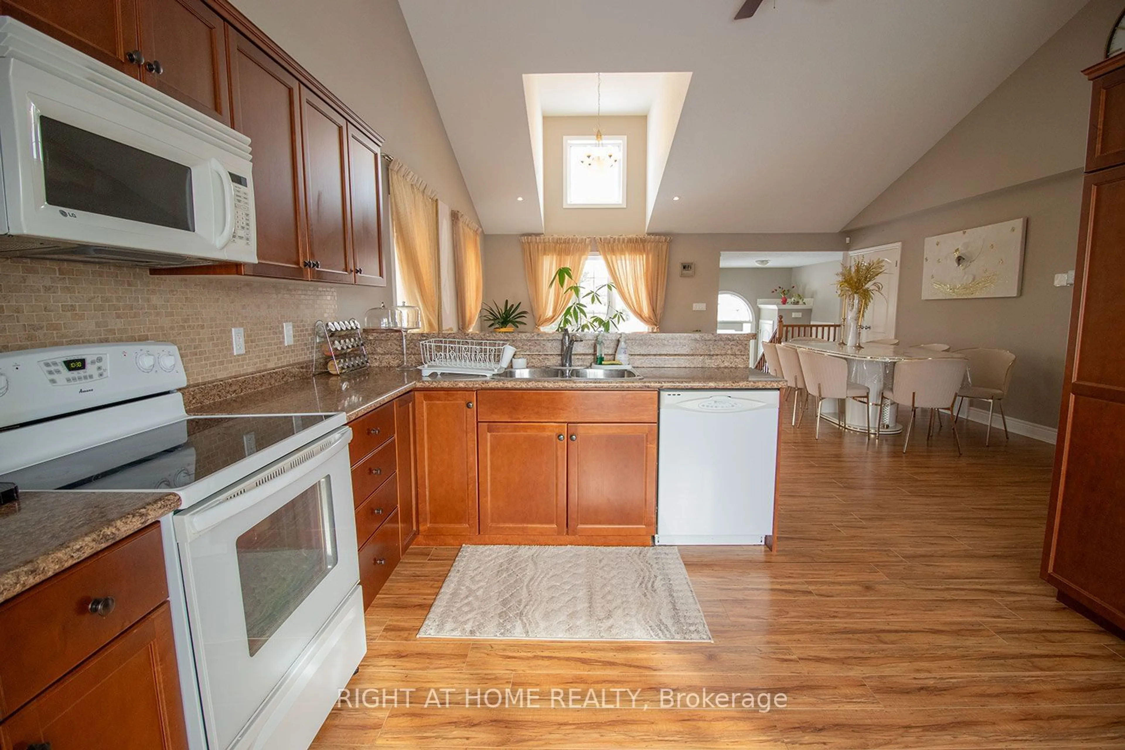 Open concept kitchen, unknown for 279 SOUTH St, West Grey Ontario N0G 1R0