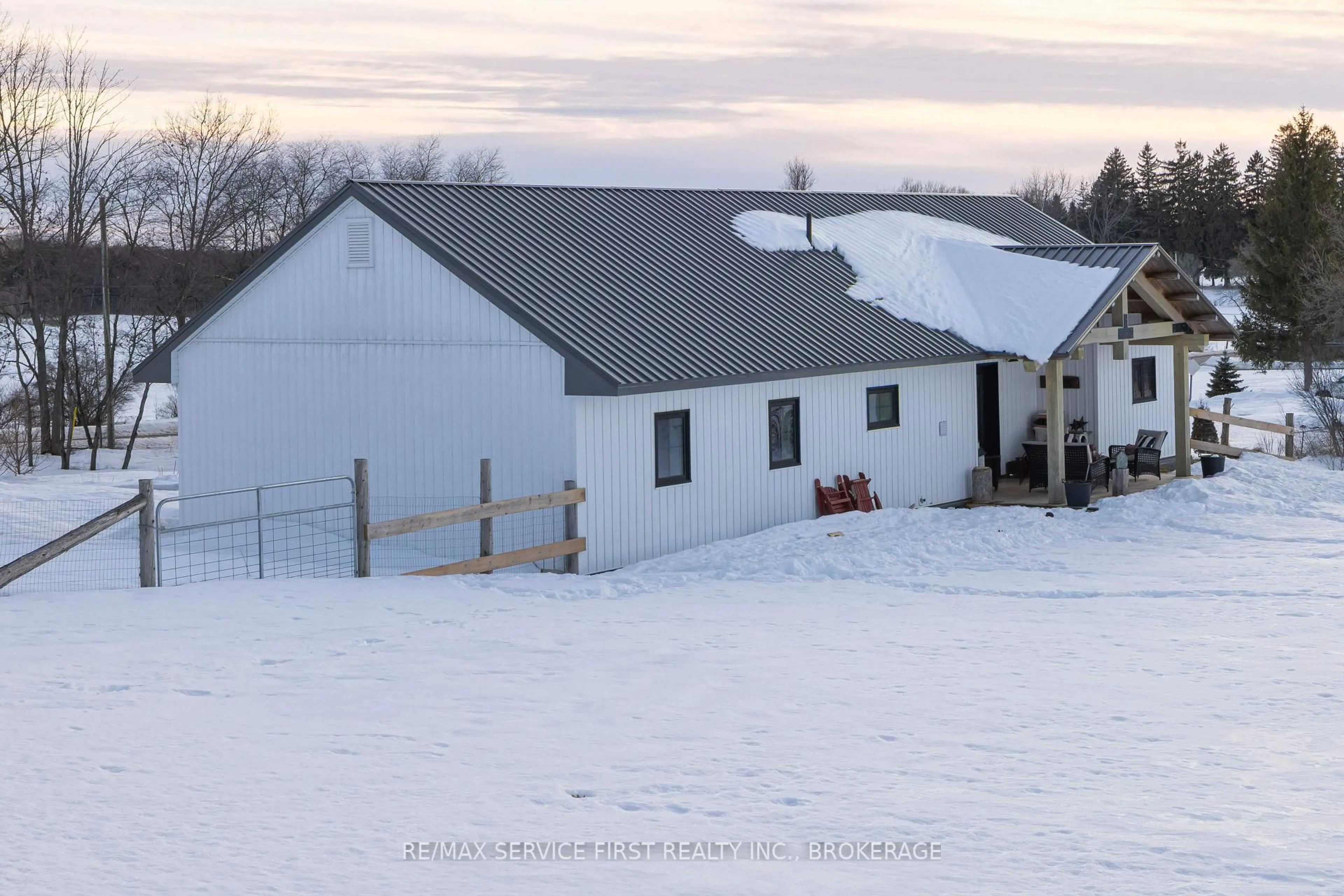 A pic from outside/outdoor area/front of a property/back of a property/a pic from drone, unknown for 320 Sweets Corners Rd, Leeds and the Thousand Islands Ontario K0E 1N0