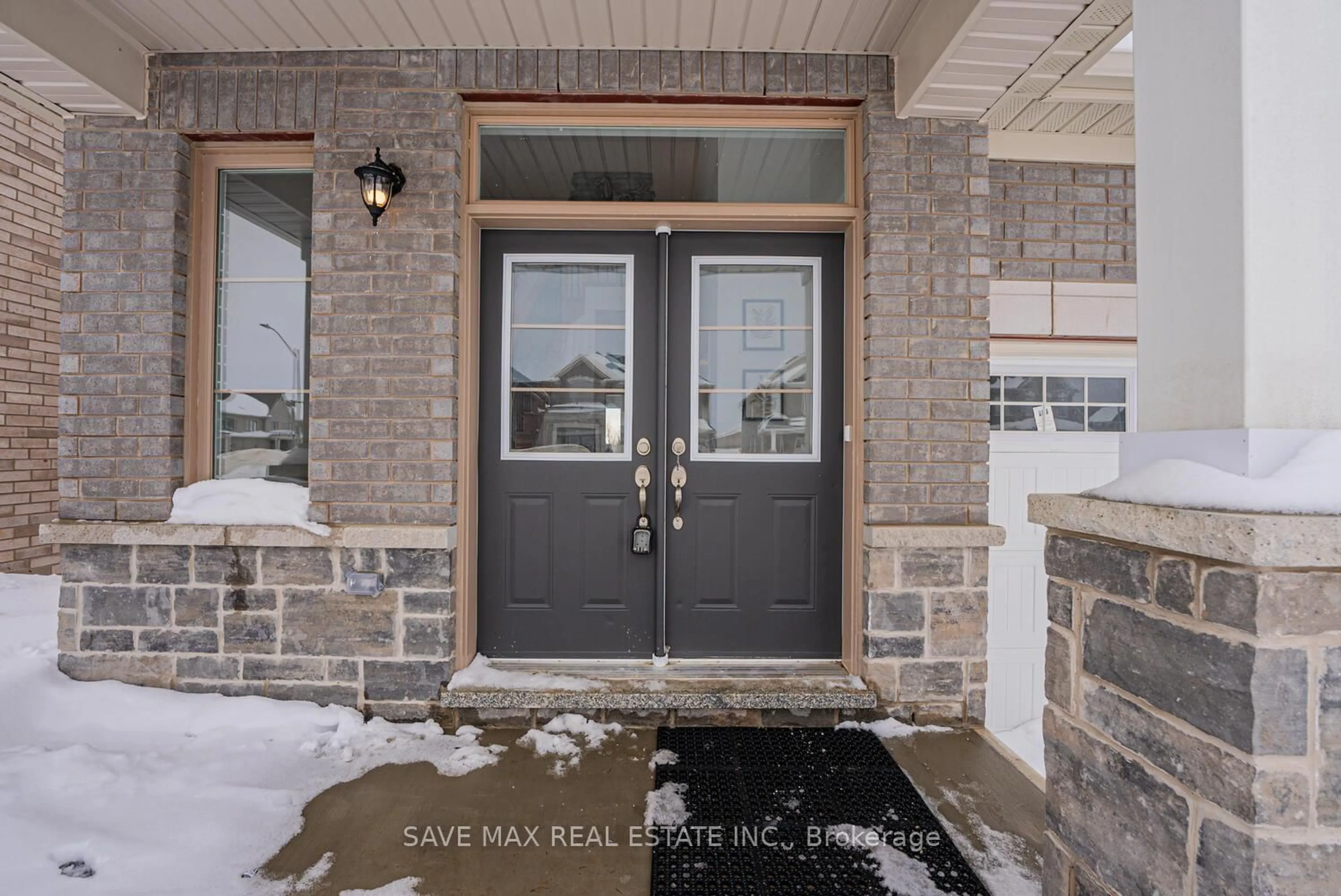 Indoor entryway for 40 Aitchison Ave, Southgate Ontario N0C 1B0