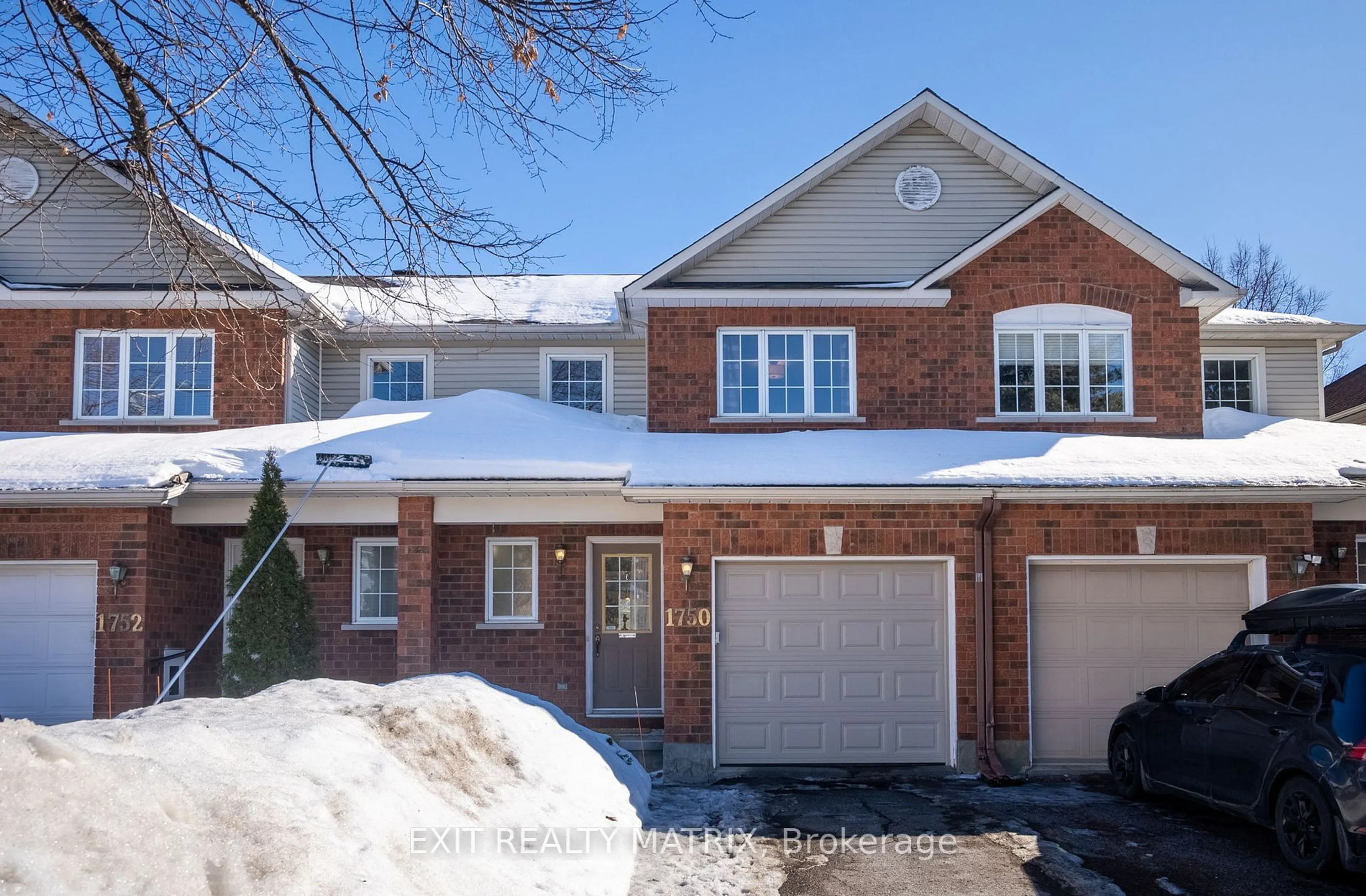 Home with brick exterior material, street for 1750 Jobin Cres, Cyrville - Carson Grove - Pineview Ontario K1J 1C4