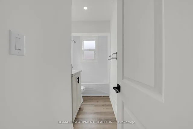 Additional property image - 178 East 34th St