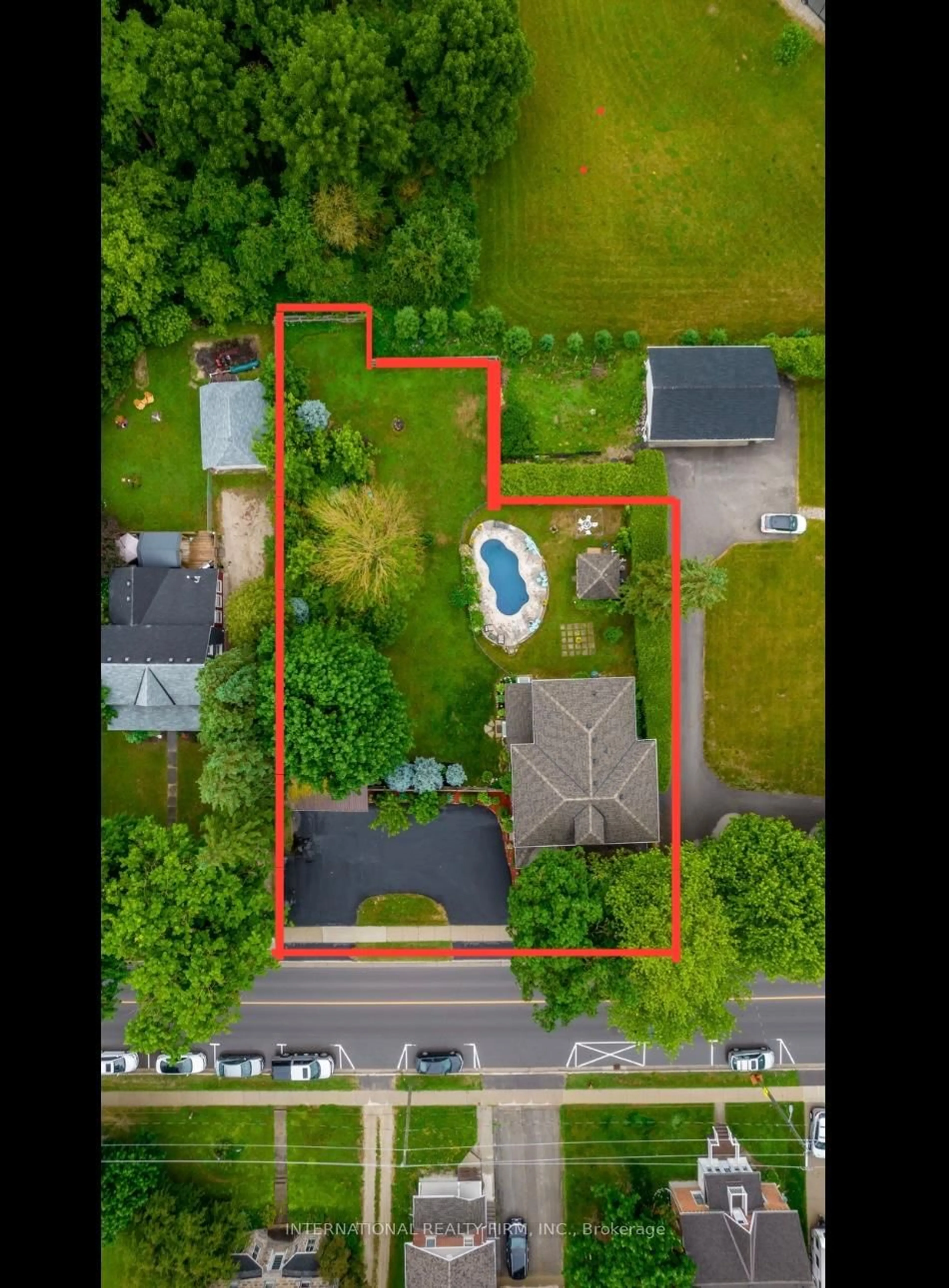 A pic from outside/outdoor area/front of a property/back of a property/a pic from drone, street for 261 Smith St, Wellington North Ontario N0G 1A0