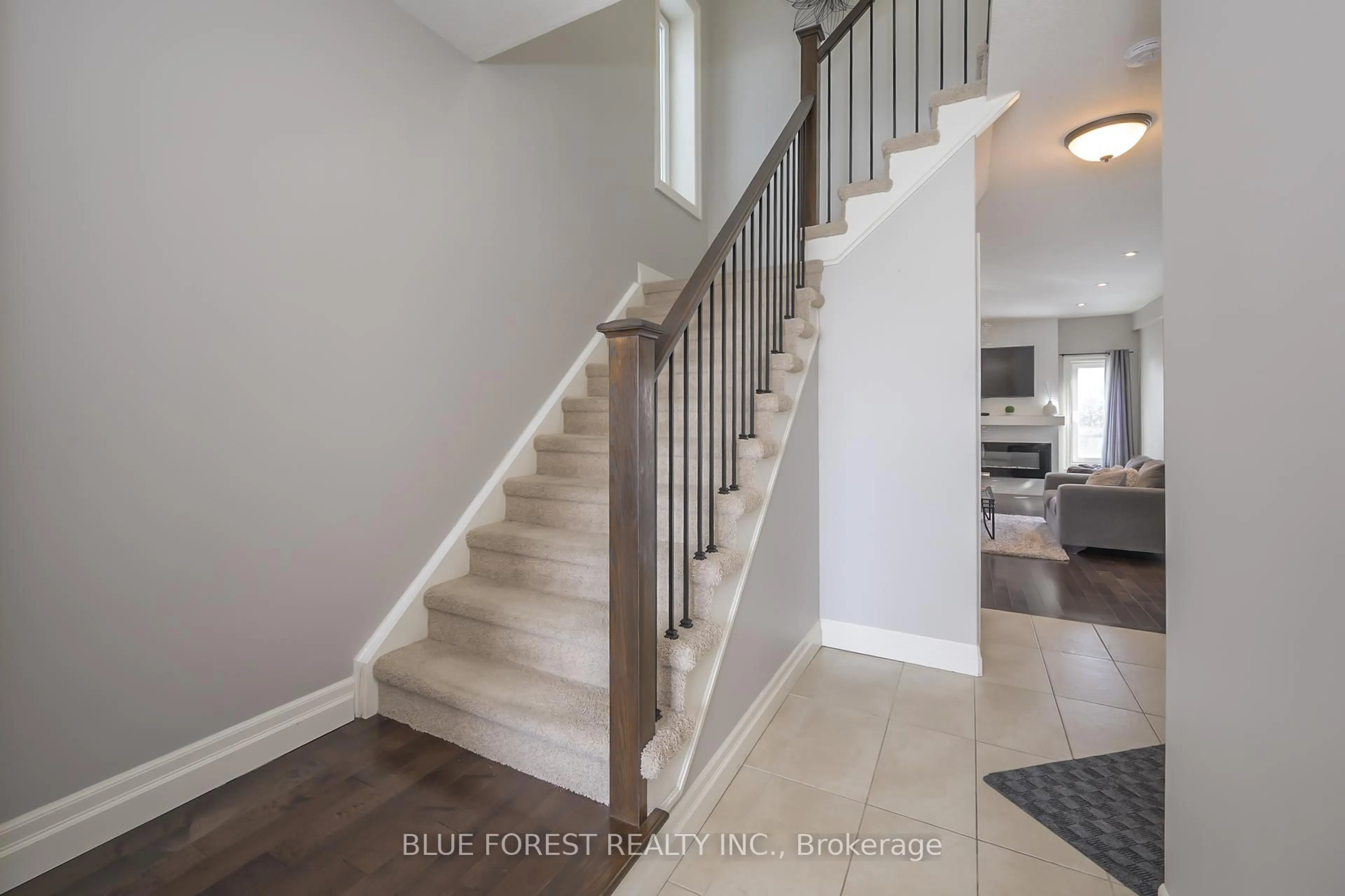 Stairs for 1835 CEDARPARK Dr, London Ontario N5X 0C7