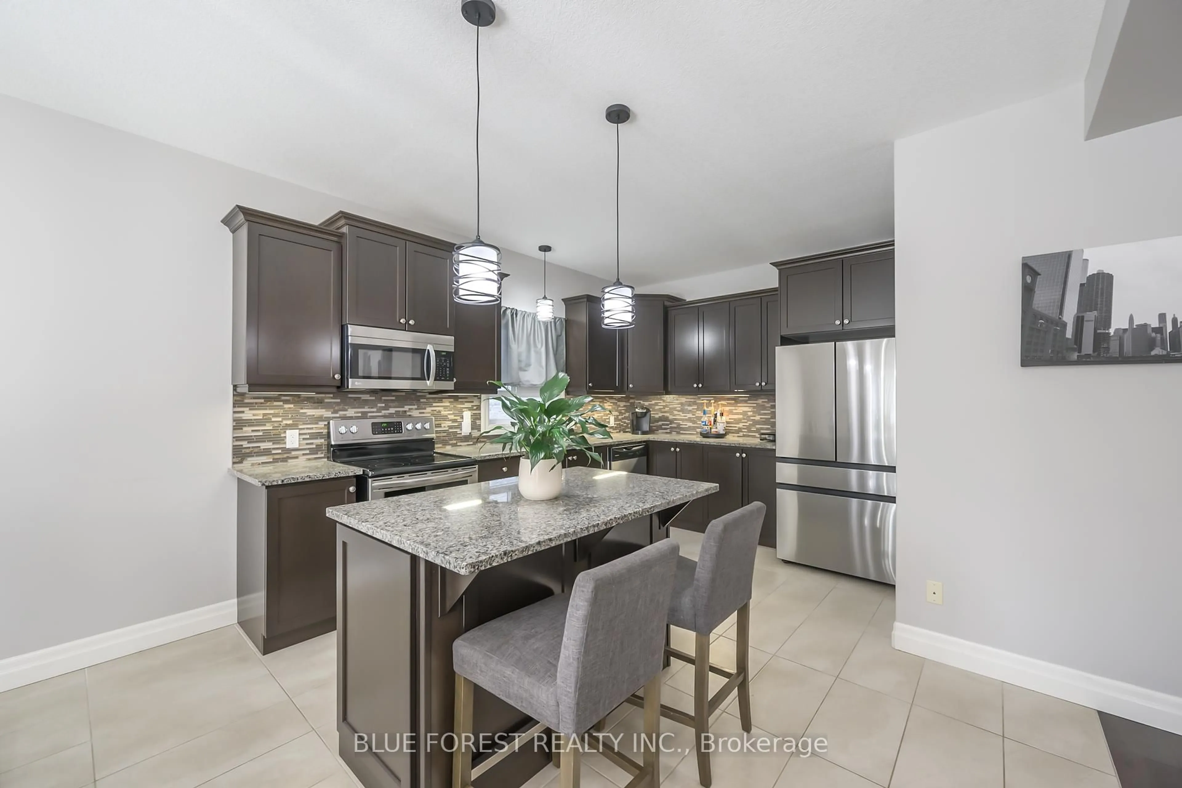 Open concept kitchen, ceramic/tile floor for 1835 CEDARPARK Dr, London Ontario N5X 0C7