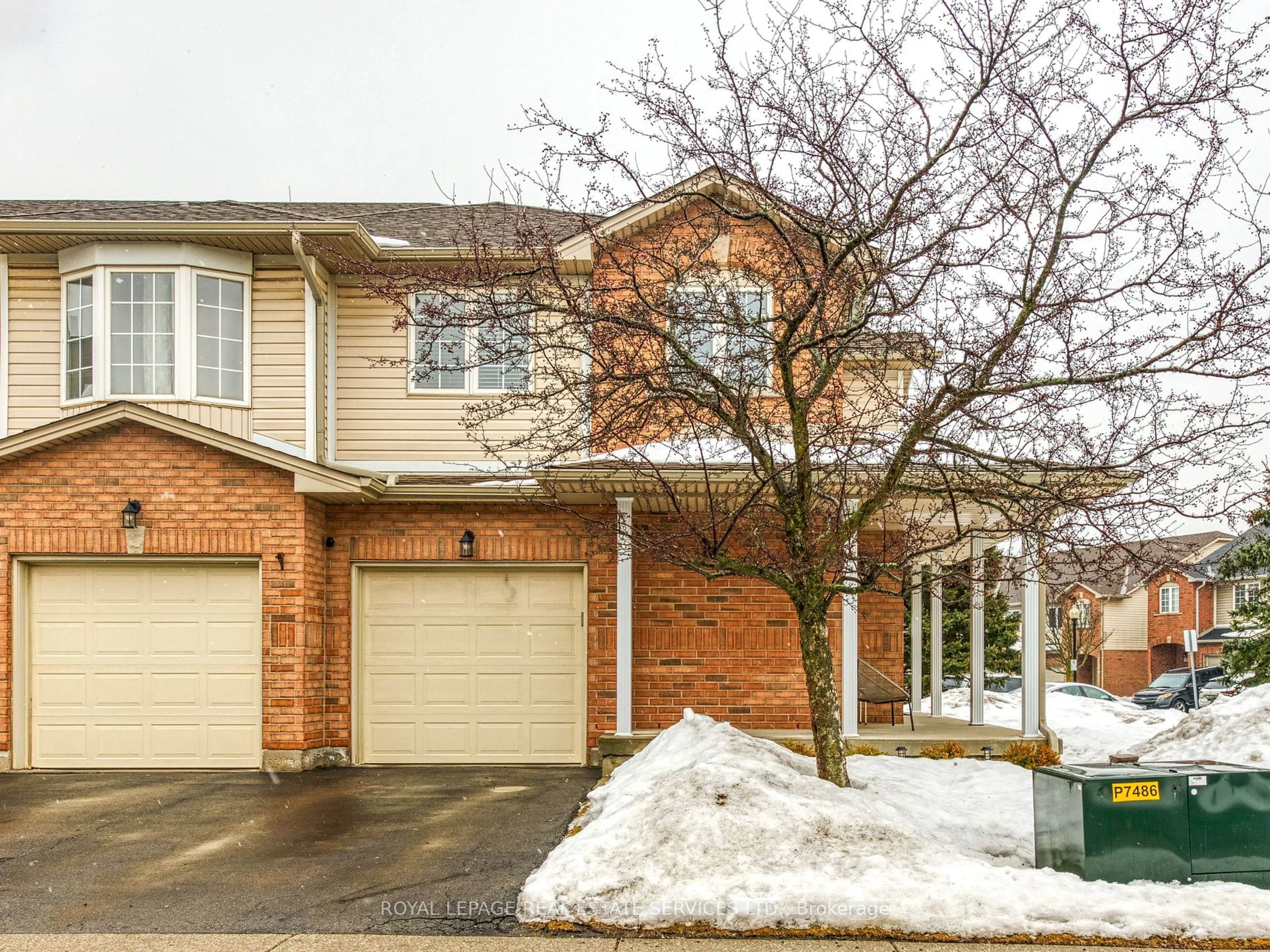 Home with brick exterior material, street for 800 Paramount Dr #86, Hamilton Ontario L8J 3V9