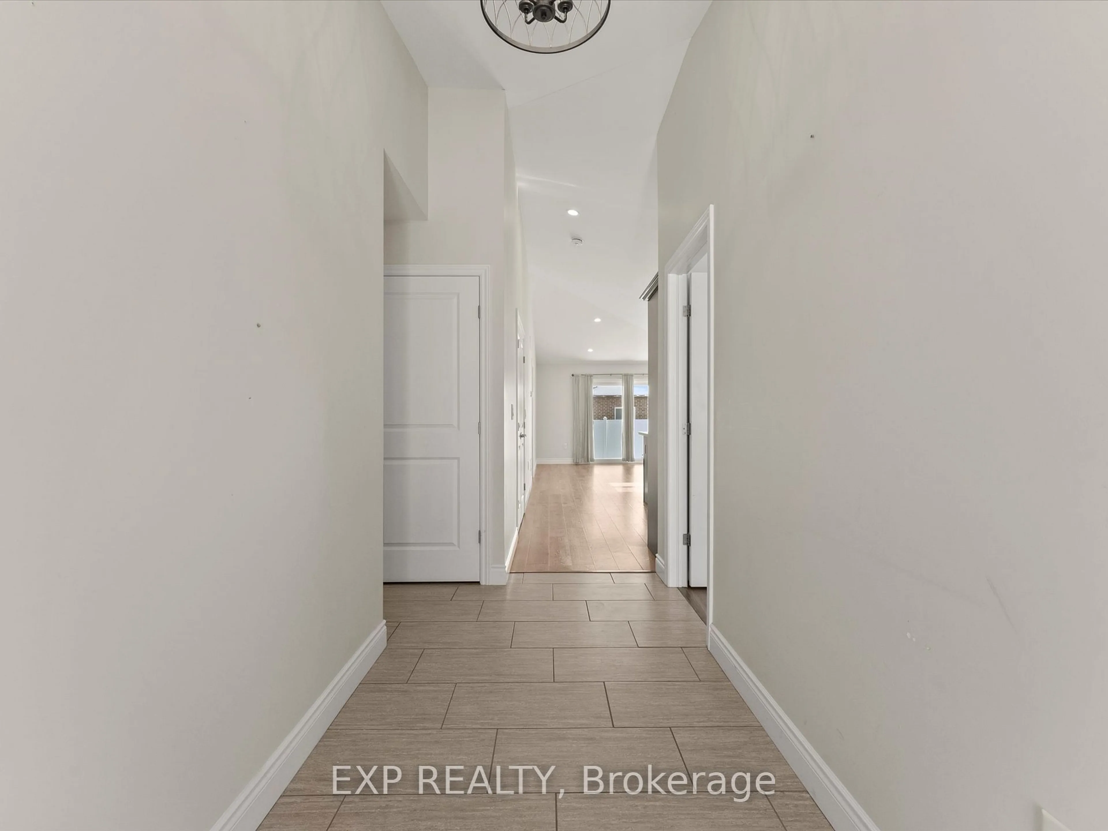 Indoor entryway for 2540 Pillette Rd, Windsor Ontario N8T 1P8