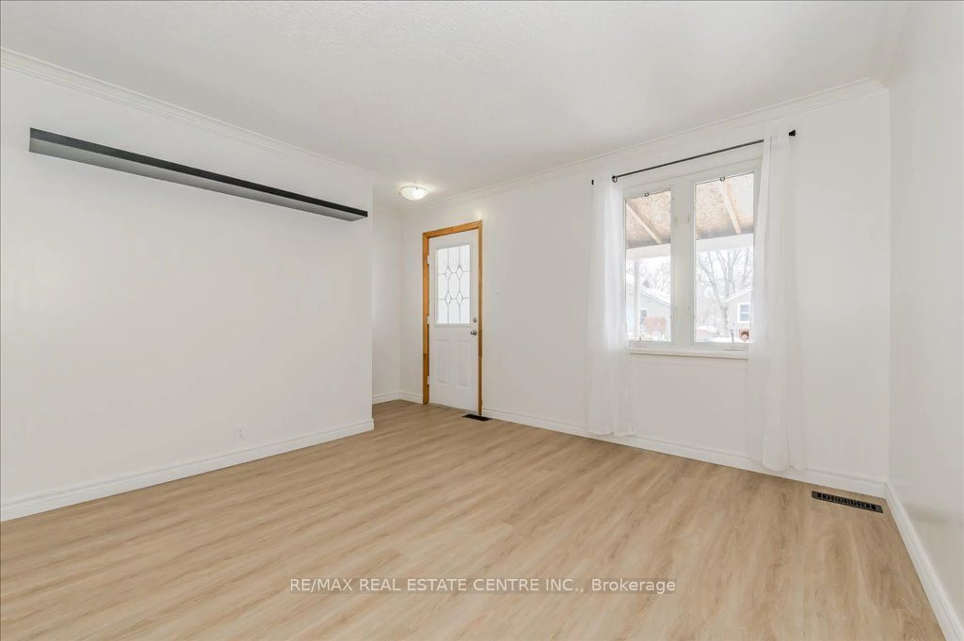 A pic of a room for 113 Norfolk Ave, Cambridge Ontario N1R 3V1