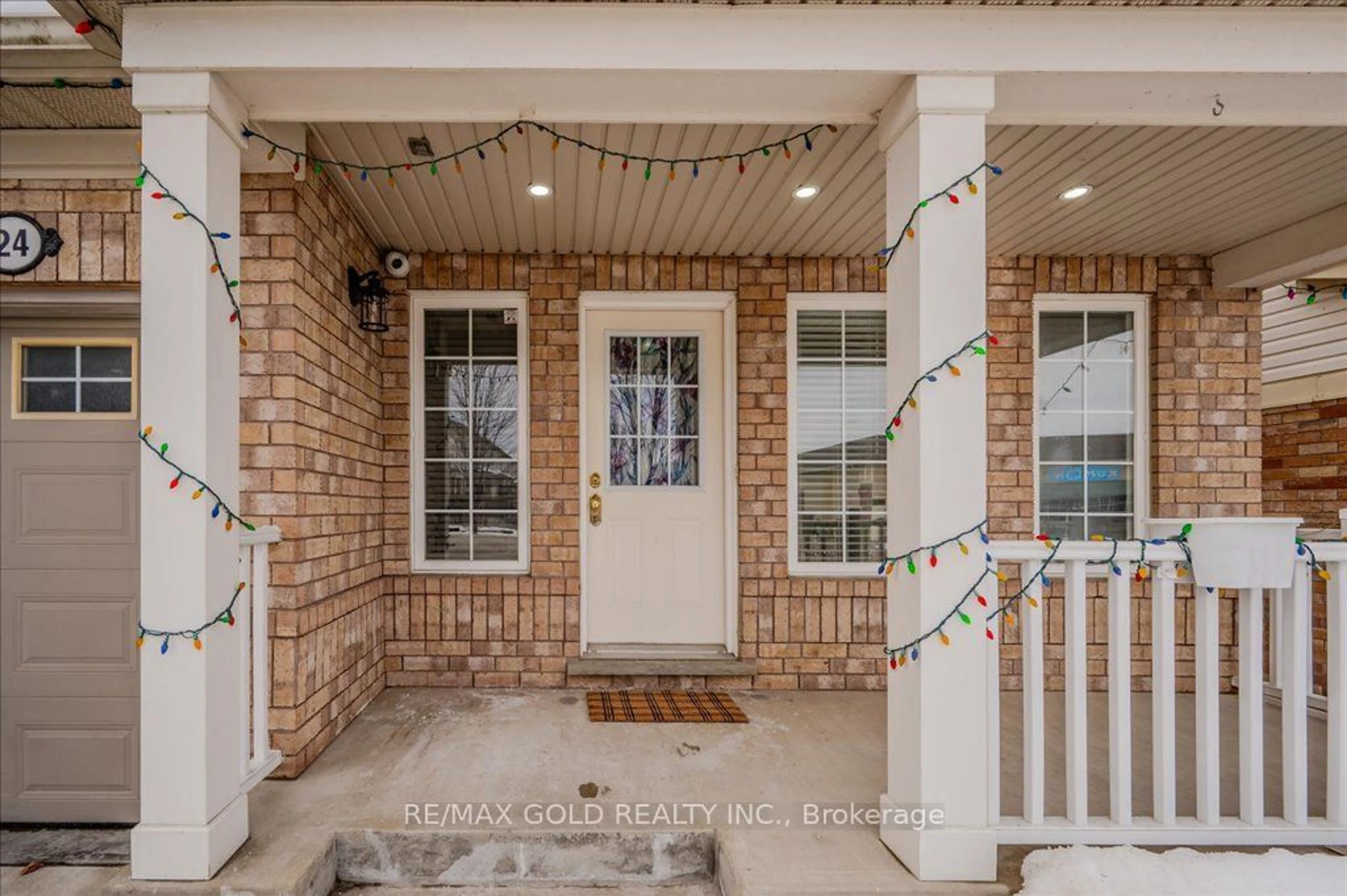 Indoor entryway for 24 Baintree Way, Cambridge Ontario N1T 2H3