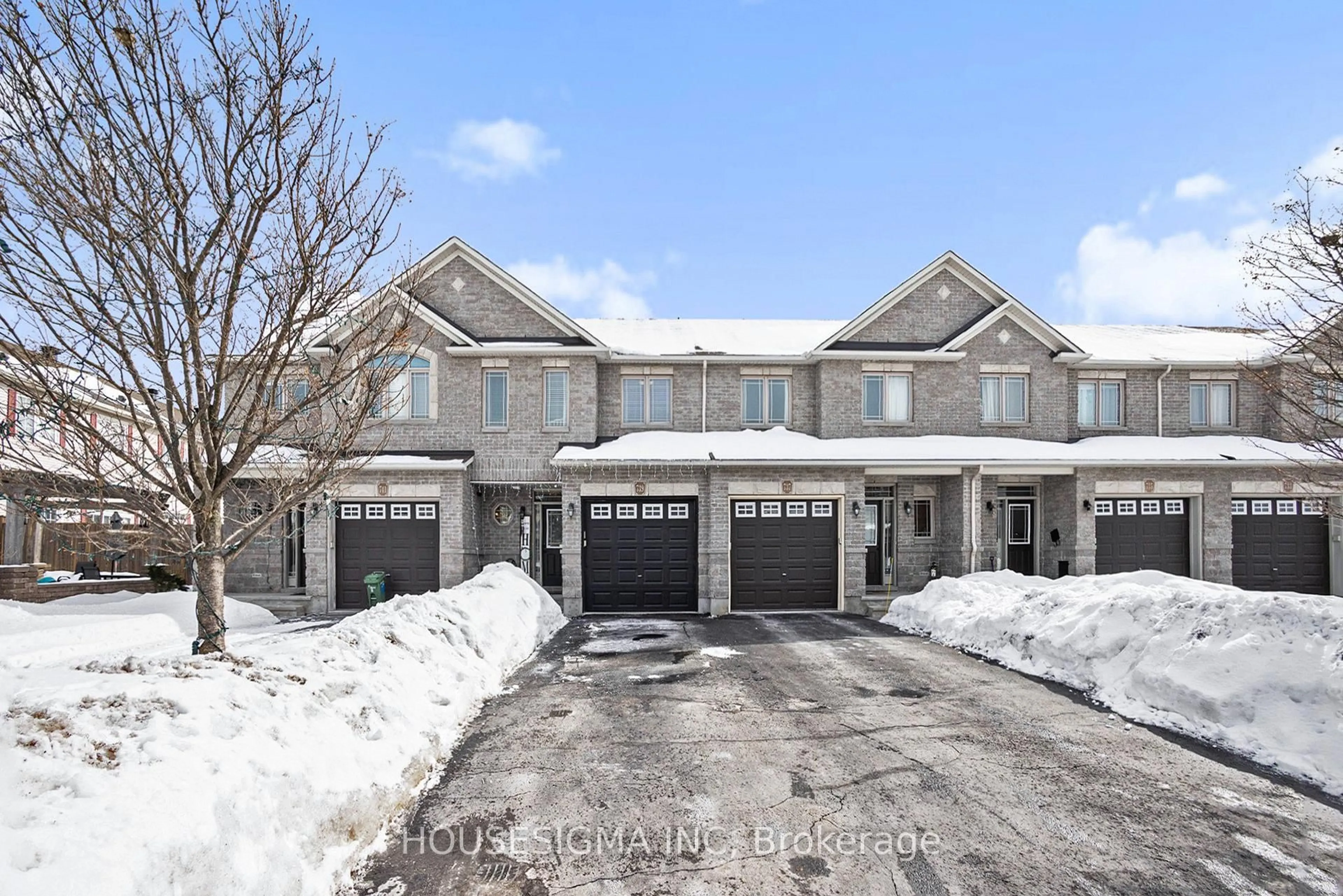 A pic from outside/outdoor area/front of a property/back of a property/a pic from drone, street for 739 Regiment Ave, Kanata Ontario K2M 0E6