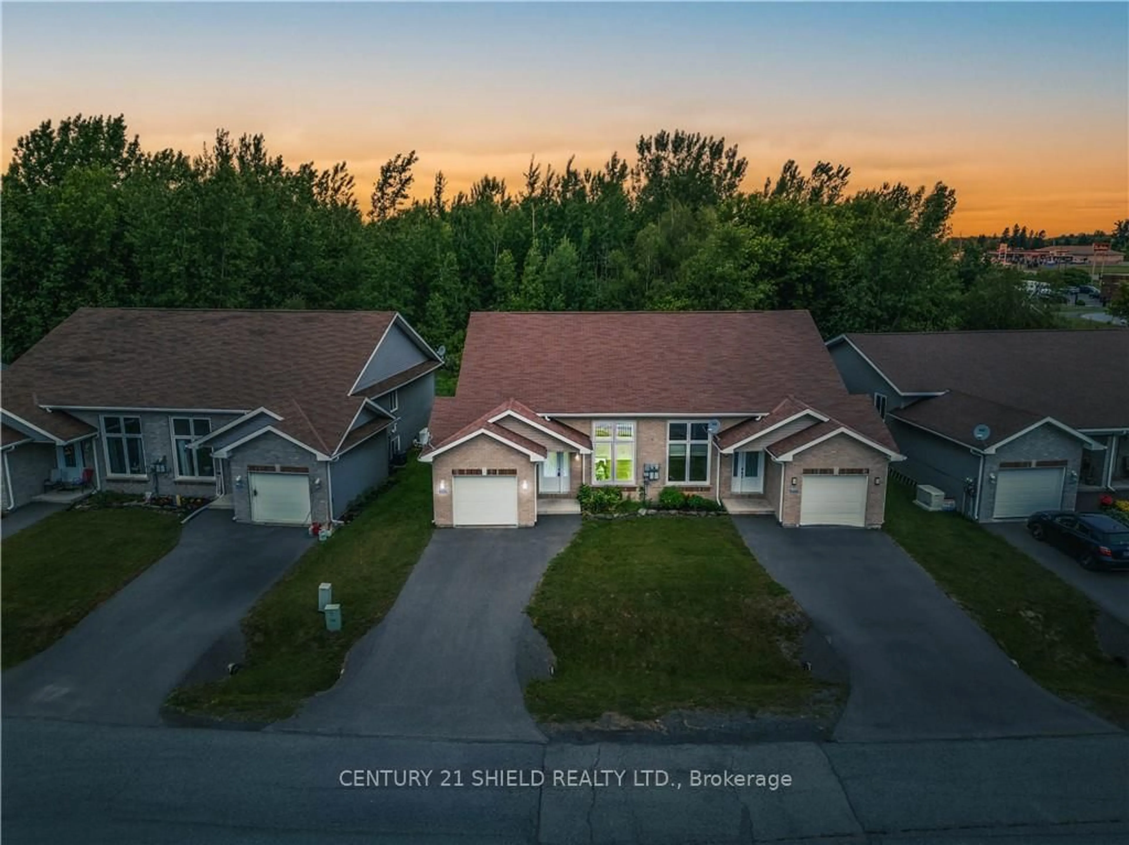 A pic from outside/outdoor area/front of a property/back of a property/a pic from drone, street for 20323 ANDREA Ave, South Glengarry Ontario K0C 2C0