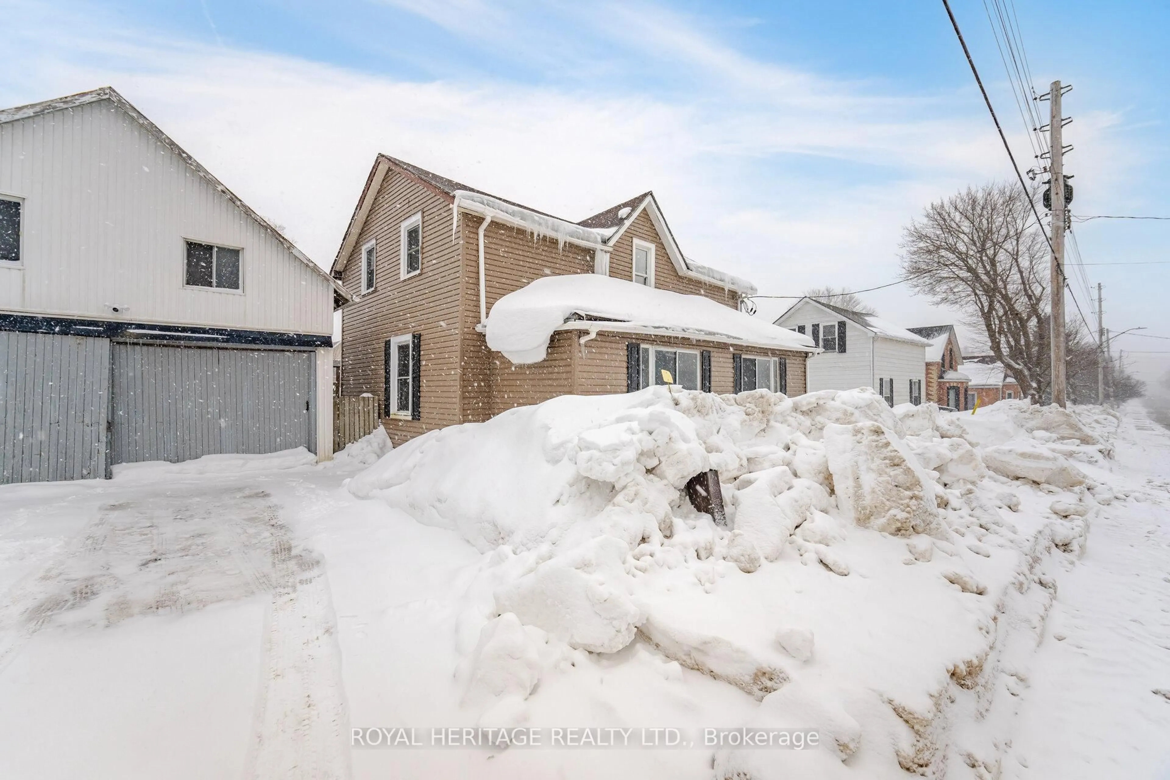 A pic from outside/outdoor area/front of a property/back of a property/a pic from drone, street for 381 Main St, Southgate Ontario N0C 1B0