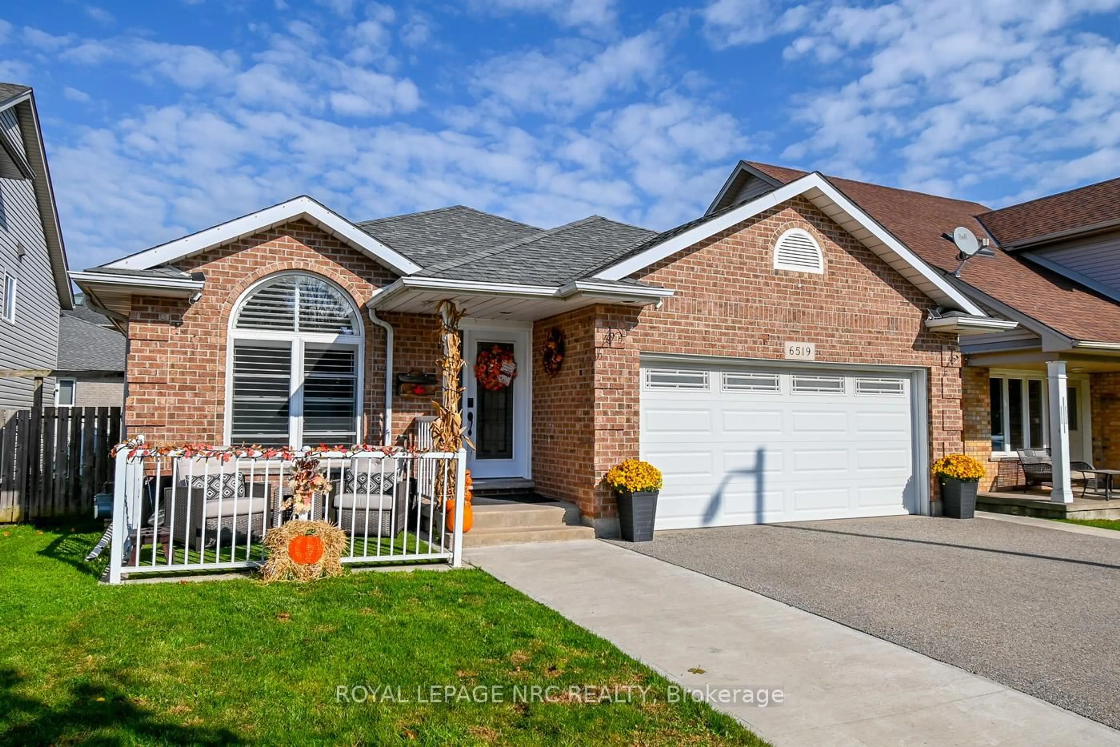 Home with brick exterior material, street for 6519 Harper Dr, Niagara Falls Ontario L2E 7M4