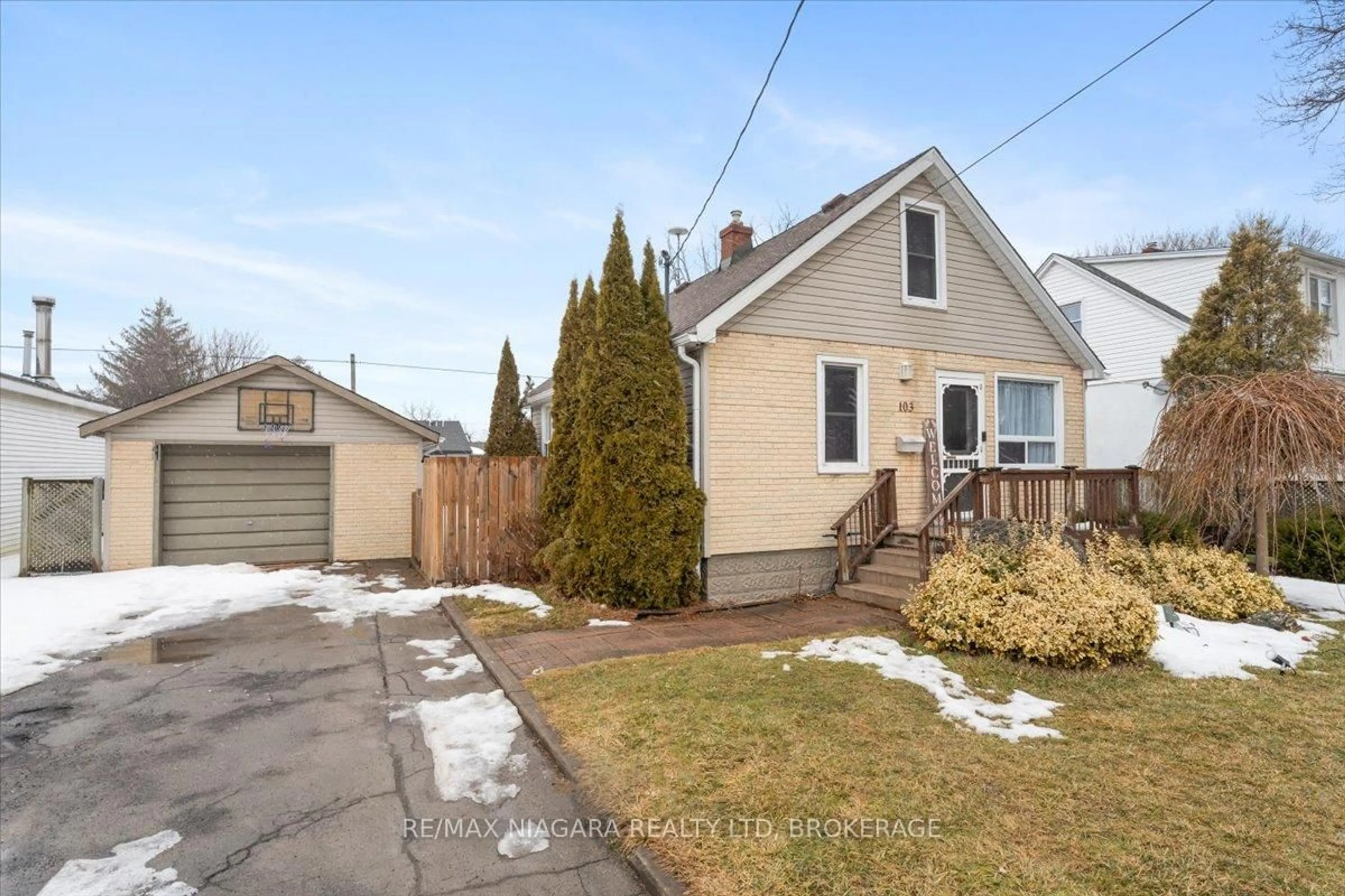 Unknown for 103 Knoll St, Port Colborne Ontario L3K 5A8