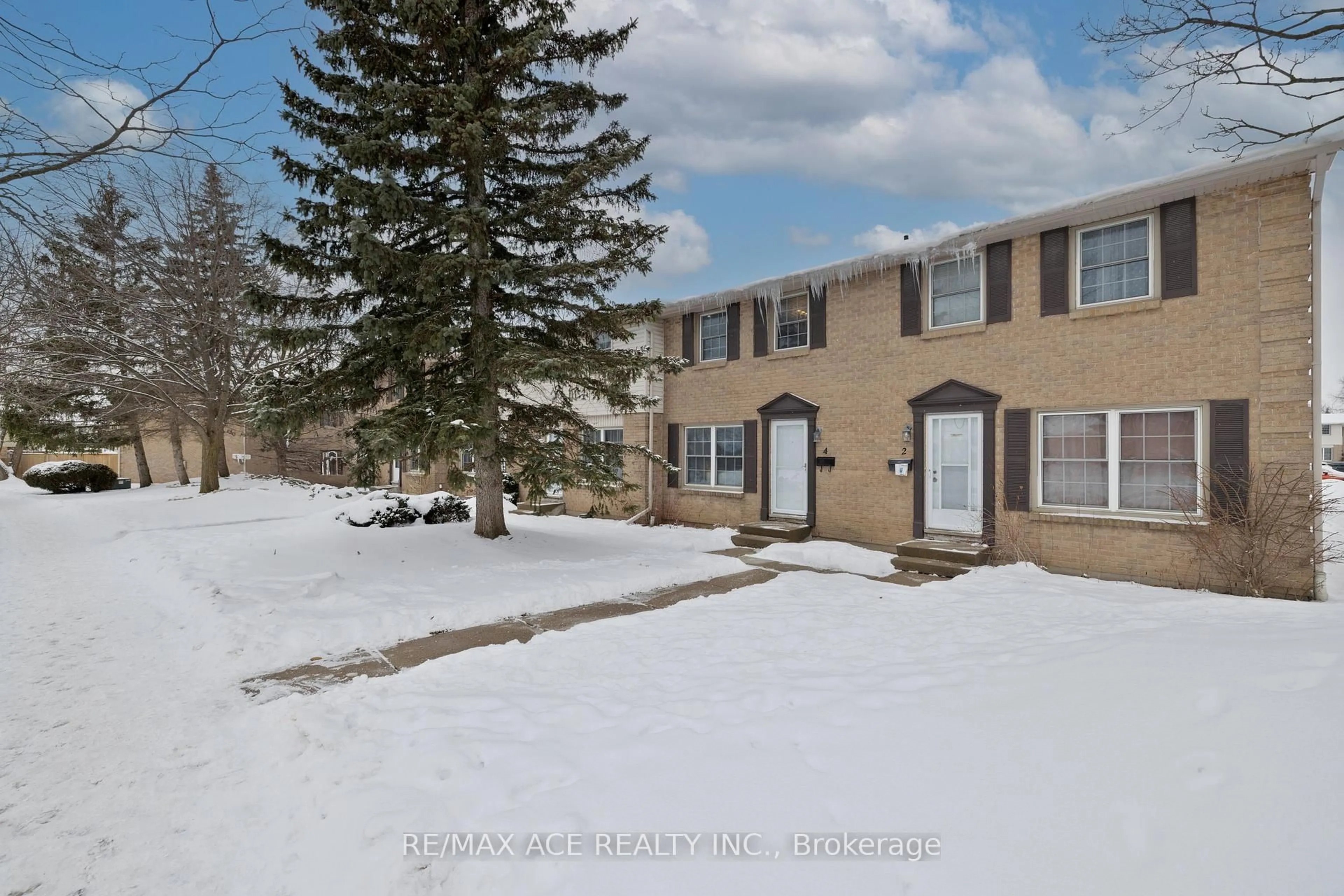 A pic from outside/outdoor area/front of a property/back of a property/a pic from drone, street for 1725 Ernest Ave #4, London Ontario N6E 2W3