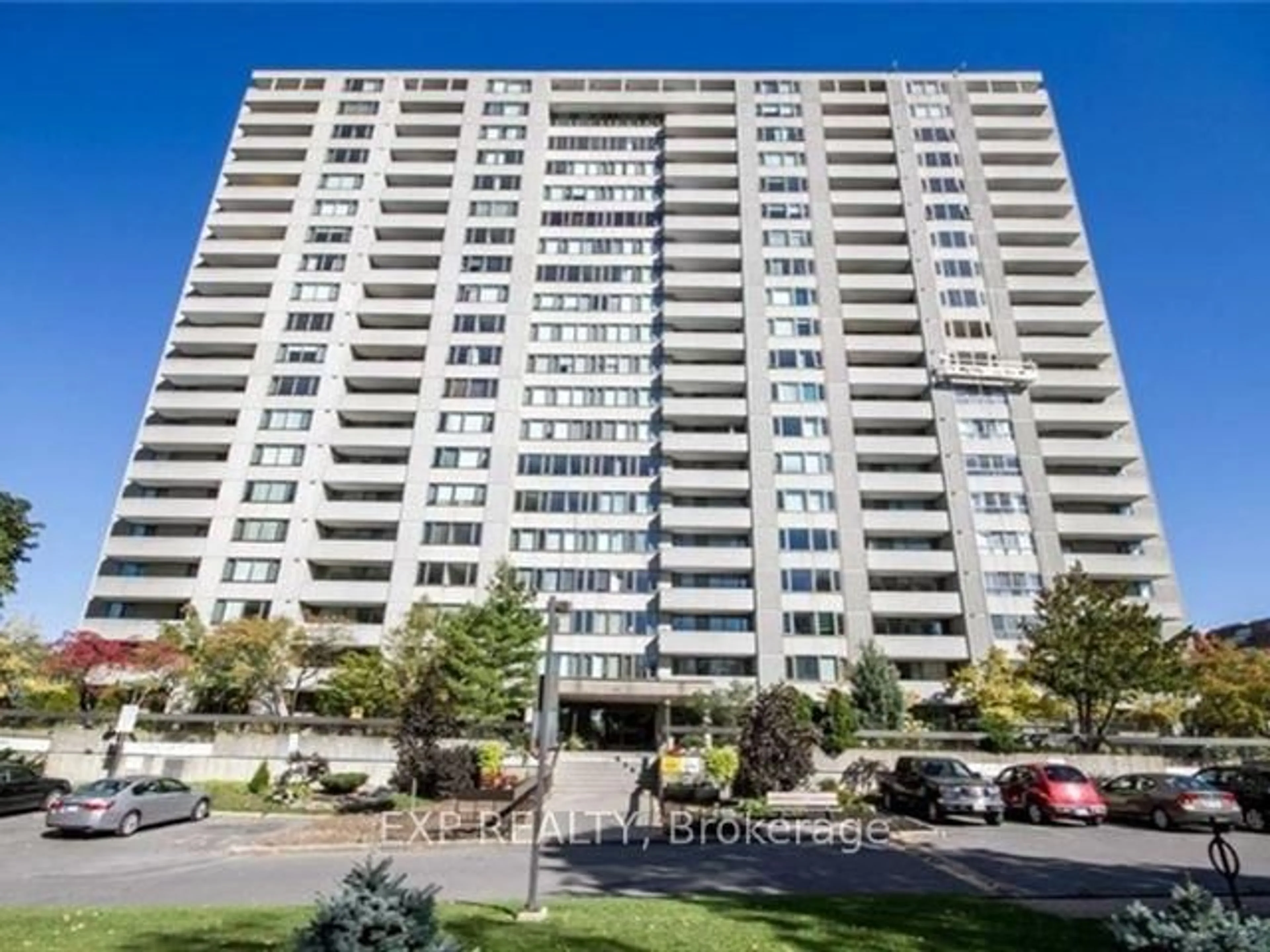 A pic from outside/outdoor area/front of a property/back of a property/a pic from drone, building for 2625 Regina St #1001, Ottawa Ontario K2B 5W8