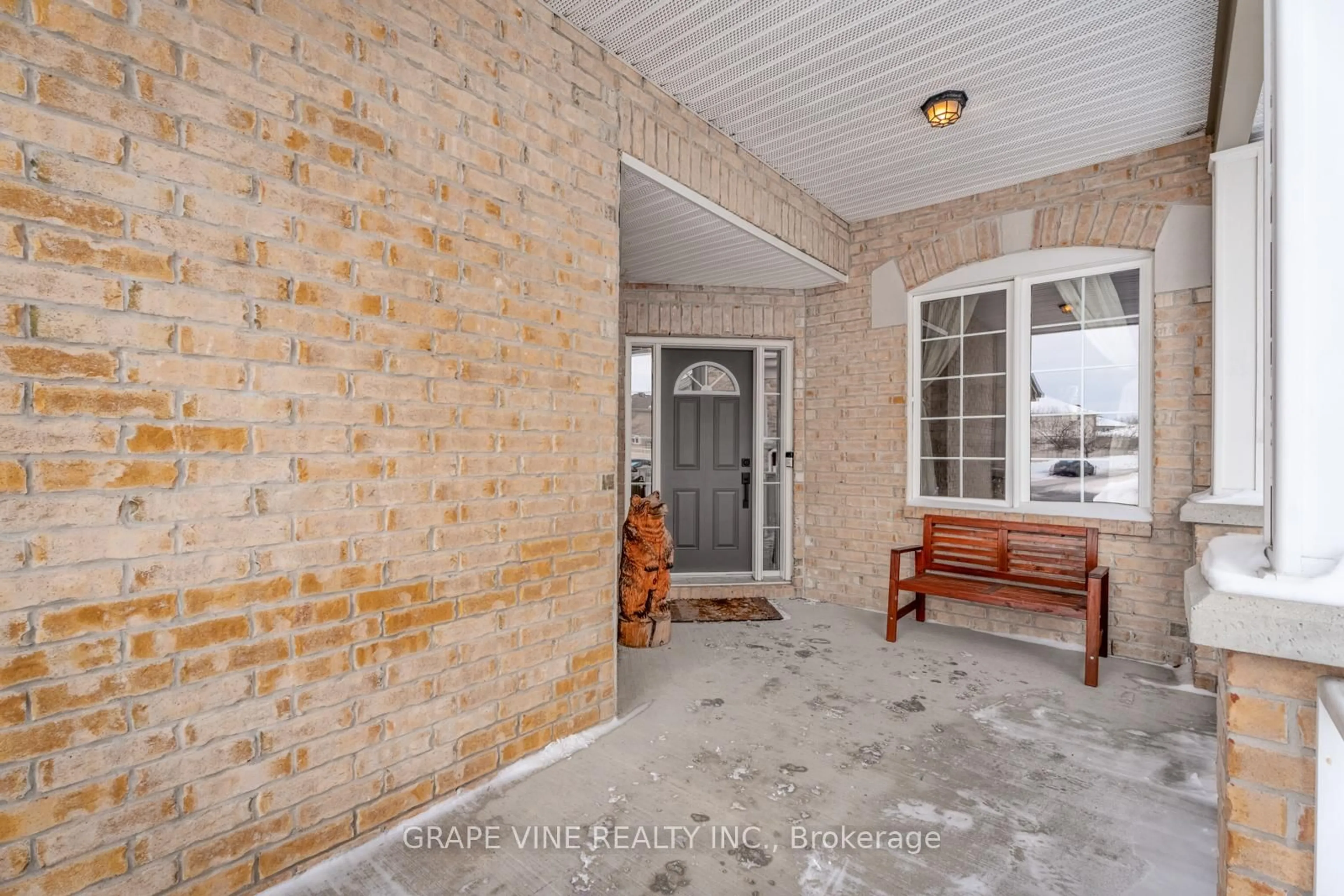 Indoor entryway for 588 Dusty Miller Cres, Blossom Park - Airport and Area Ontario K1V 2K2