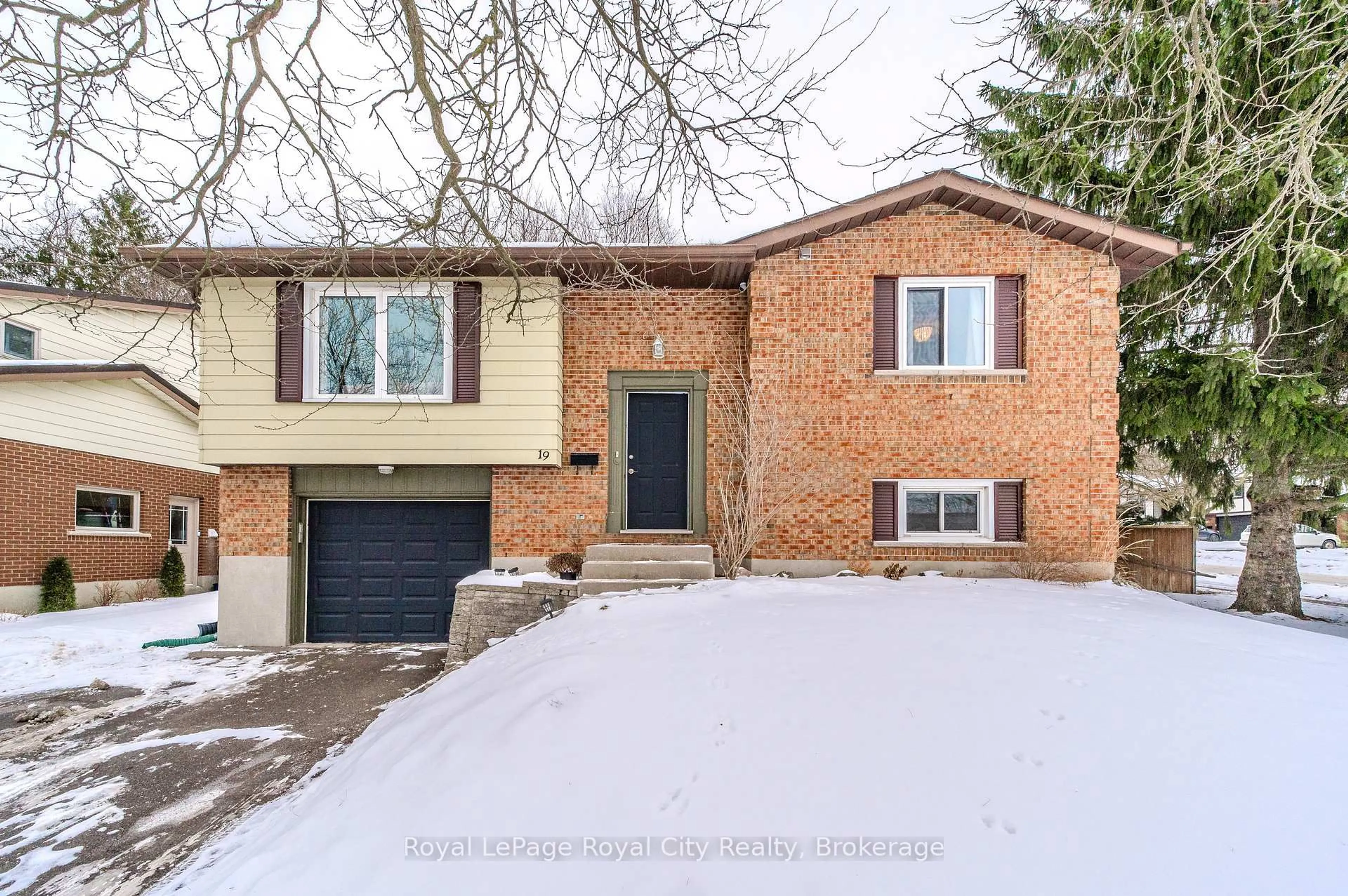 Home with brick exterior material, street for 19 Shadybrook Cres, Guelph Ontario N1G 3G8