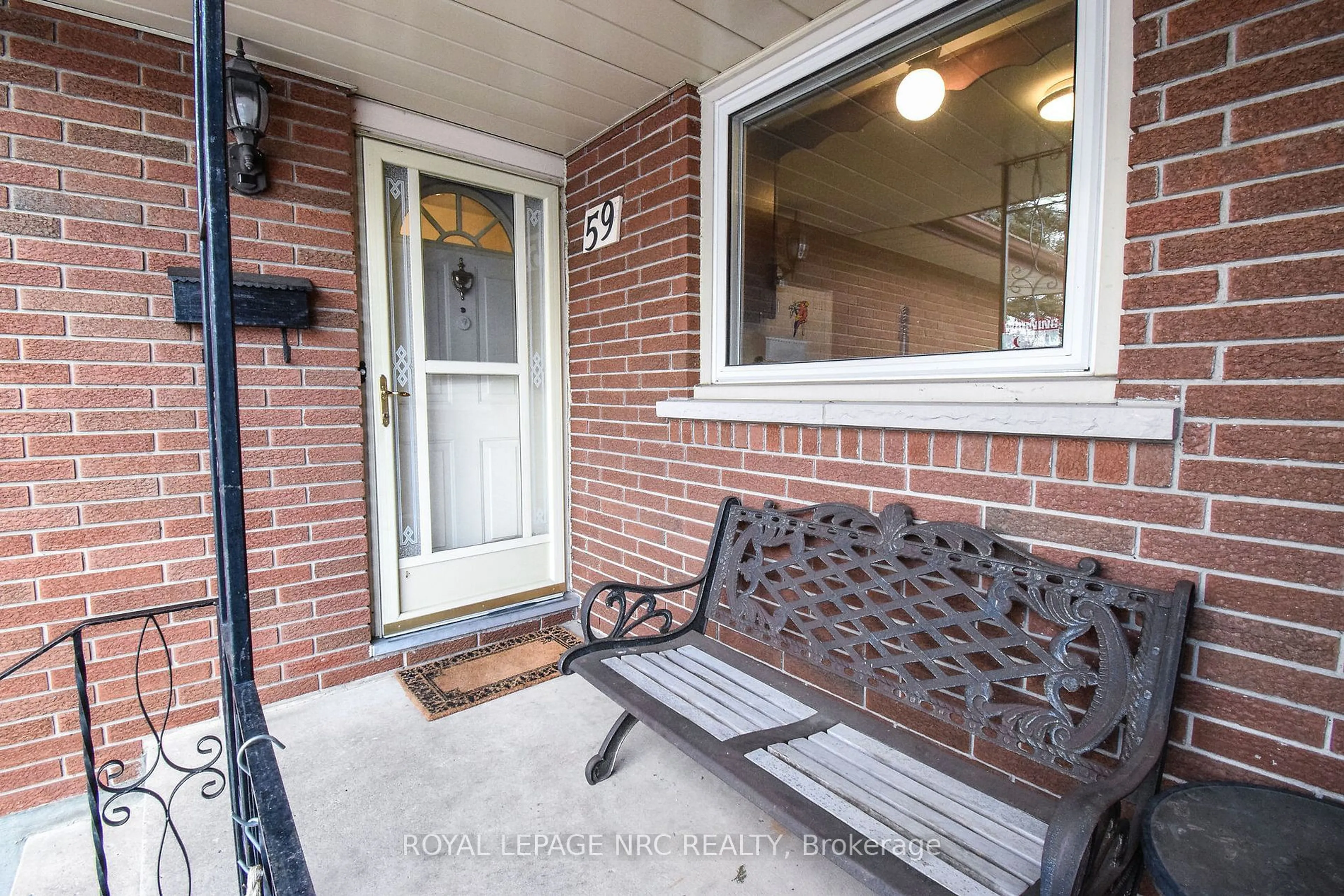 Patio, street for 59 Acadia Cres, St. Catharines Ontario L2P 1H7