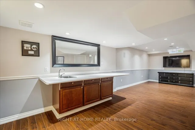 Additional property image - 22 Adele Crt