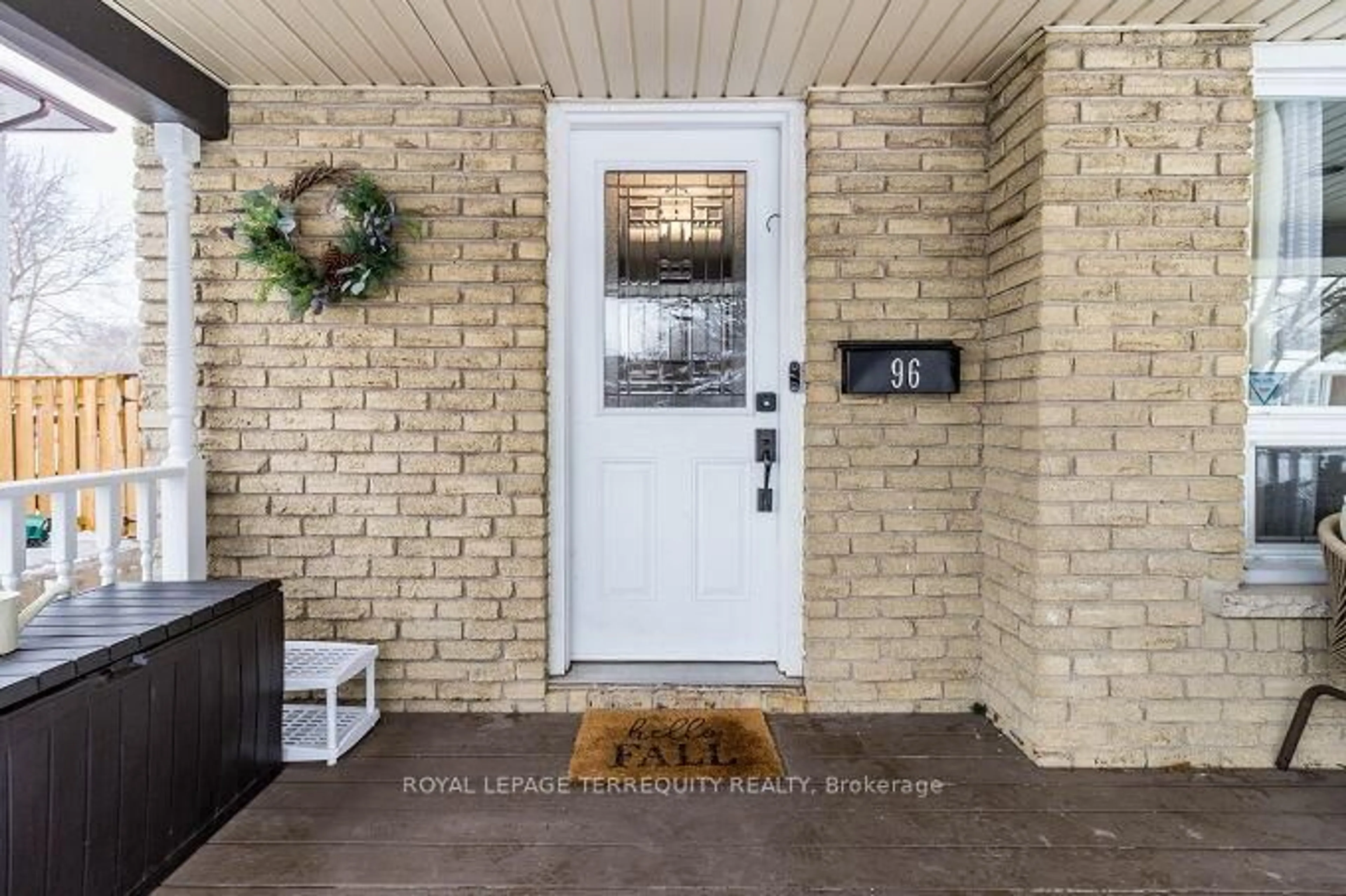 Indoor entryway for 96 Hillmer Rd, Cambridge Ontario N1R 6B6