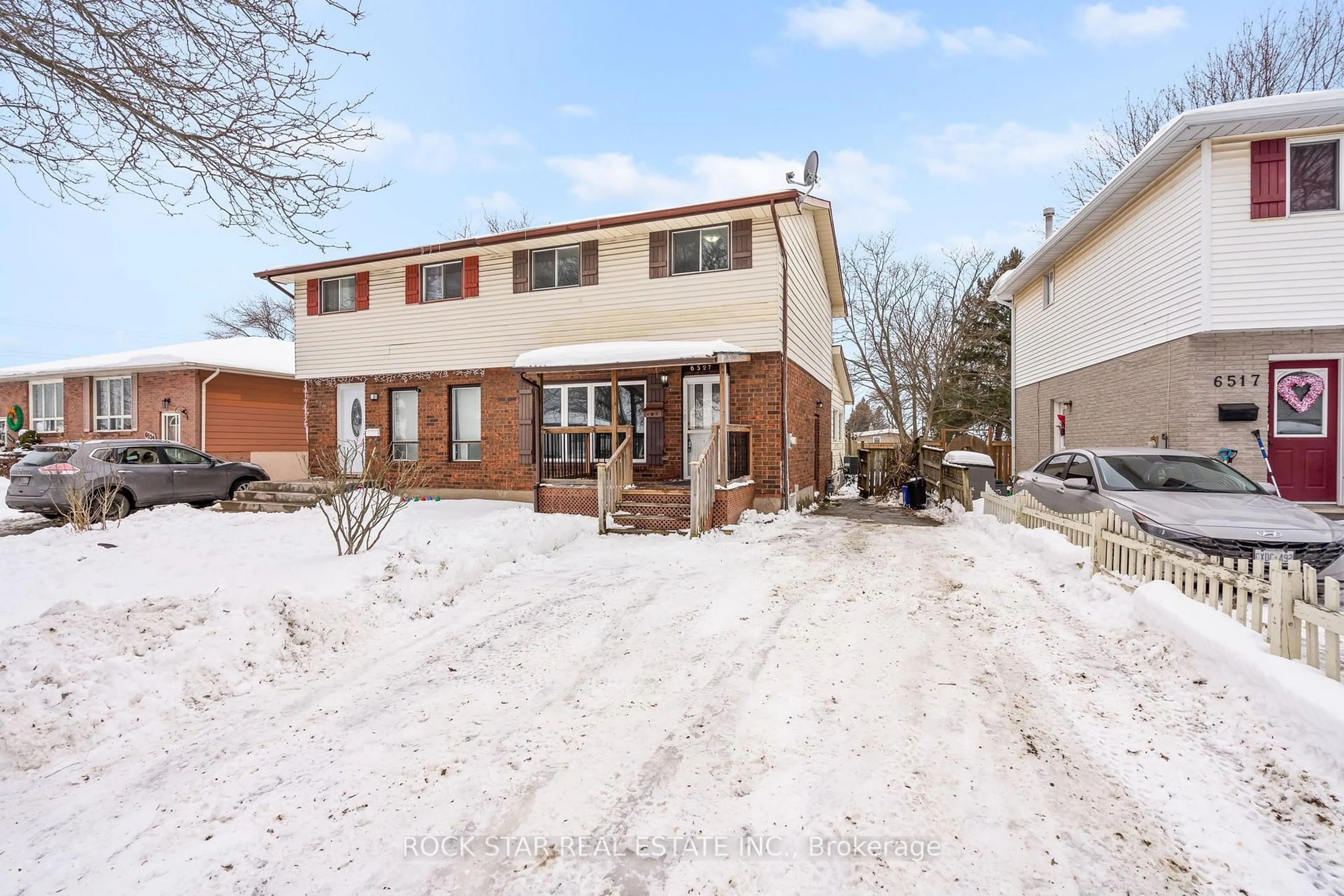 A pic from outside/outdoor area/front of a property/back of a property/a pic from drone, street for 6527 KUHN Cres, Niagara Falls Ontario L2H 2H1