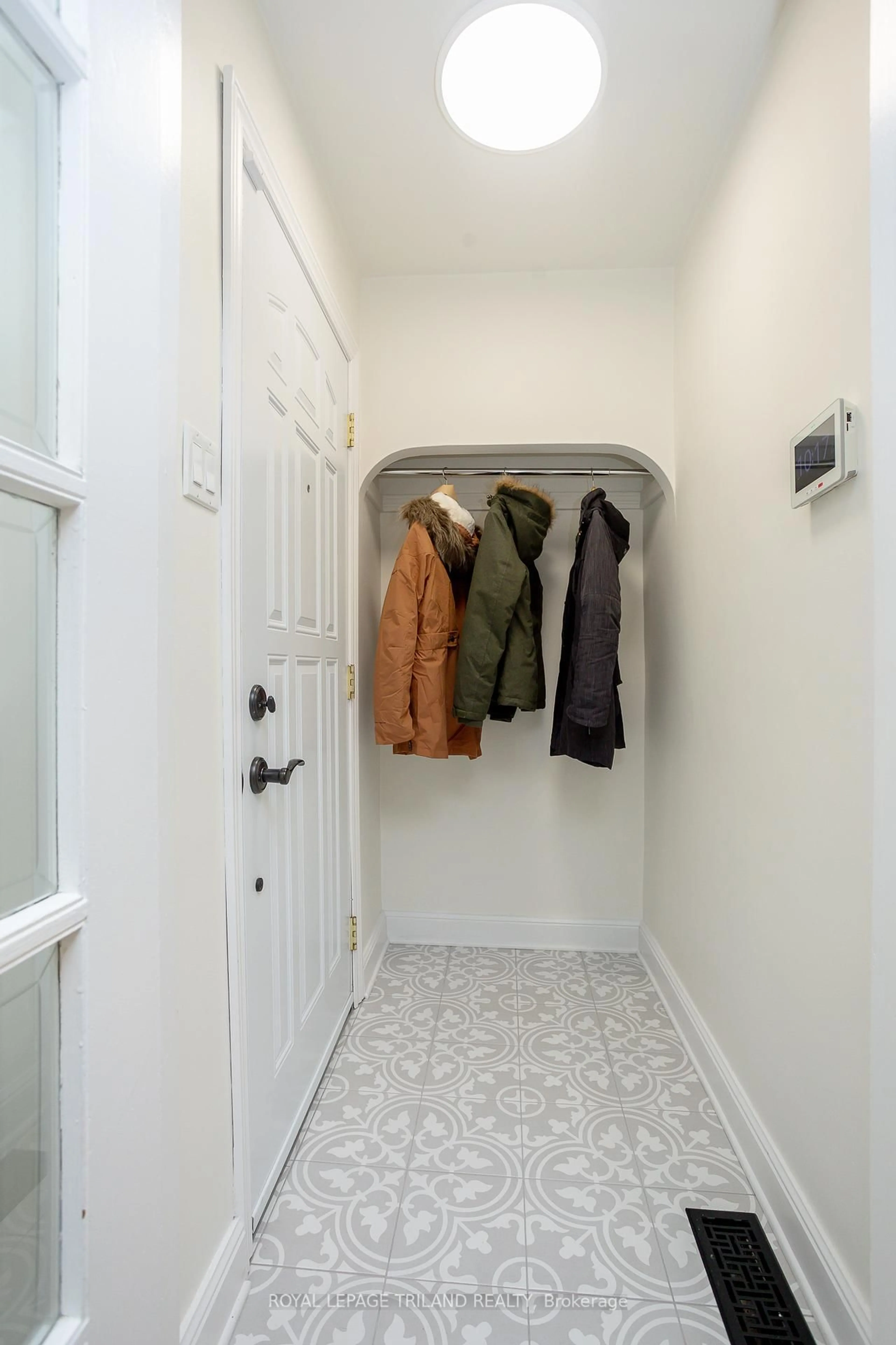 Indoor entryway for 345 Balderstone Ave, London Ontario N6C 4M3